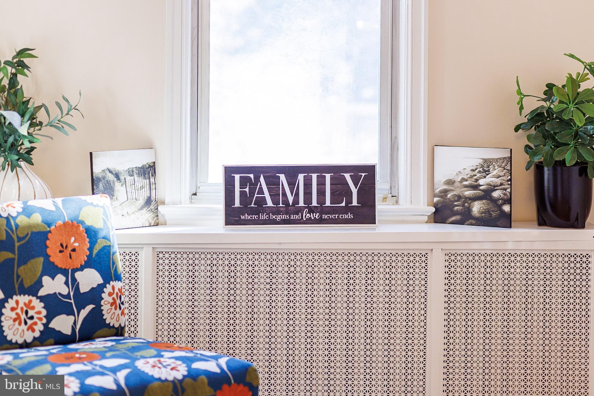 CASTLE MANOR - Residential