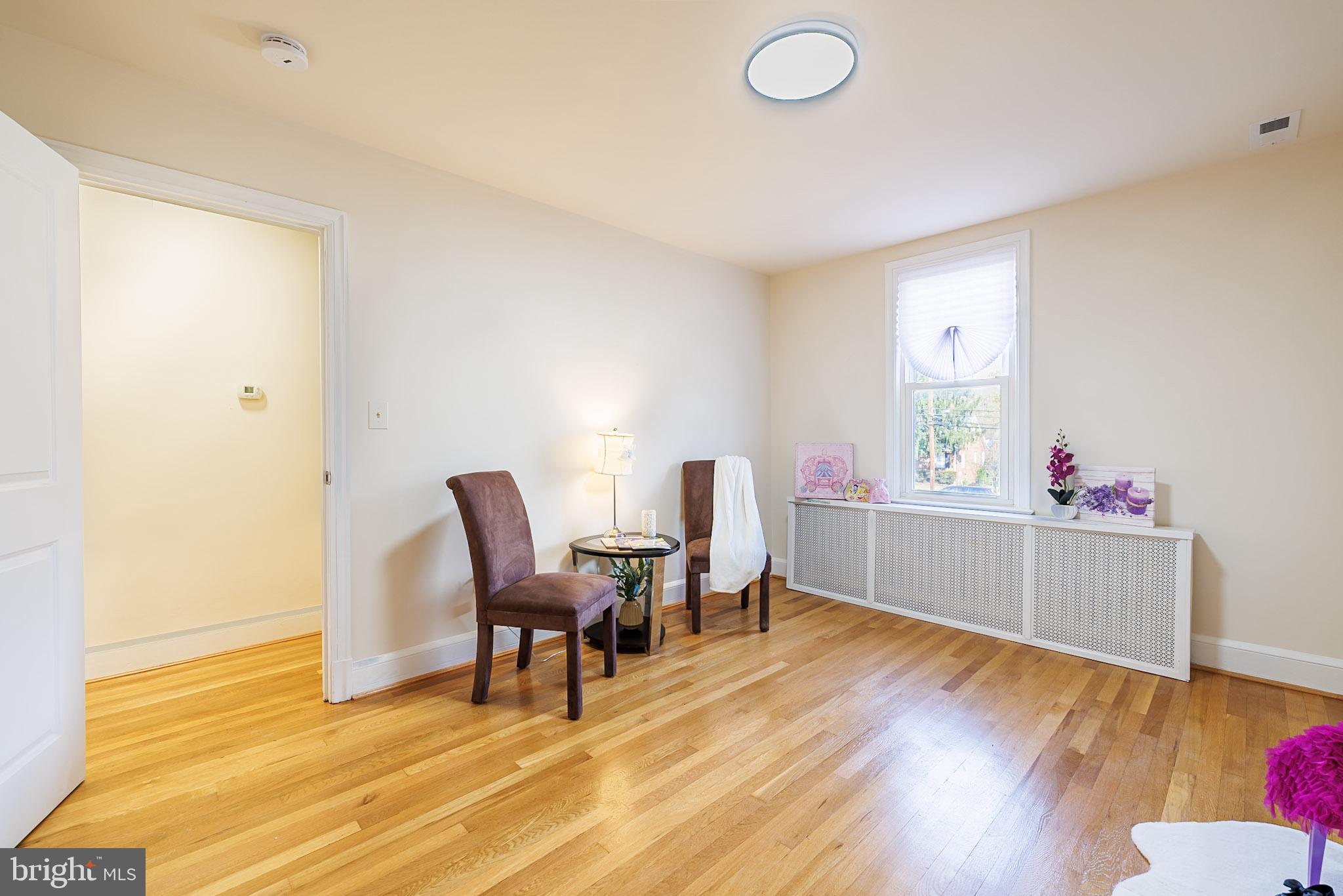 CASTLE MANOR - Residential