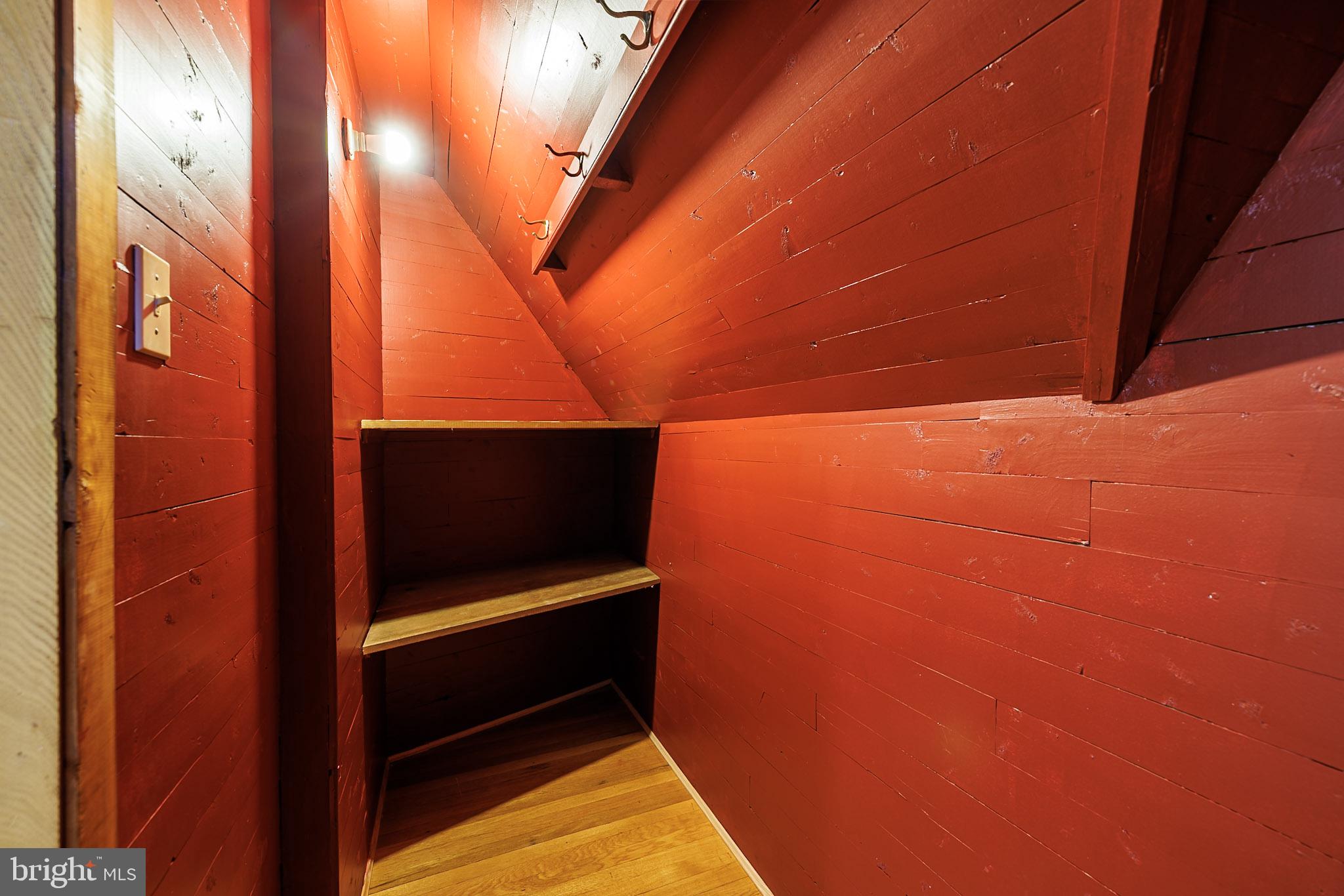 CASTLE MANOR - Residential