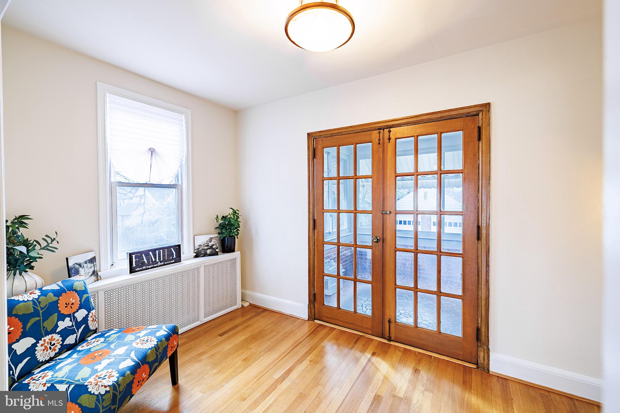 CASTLE MANOR - Residential