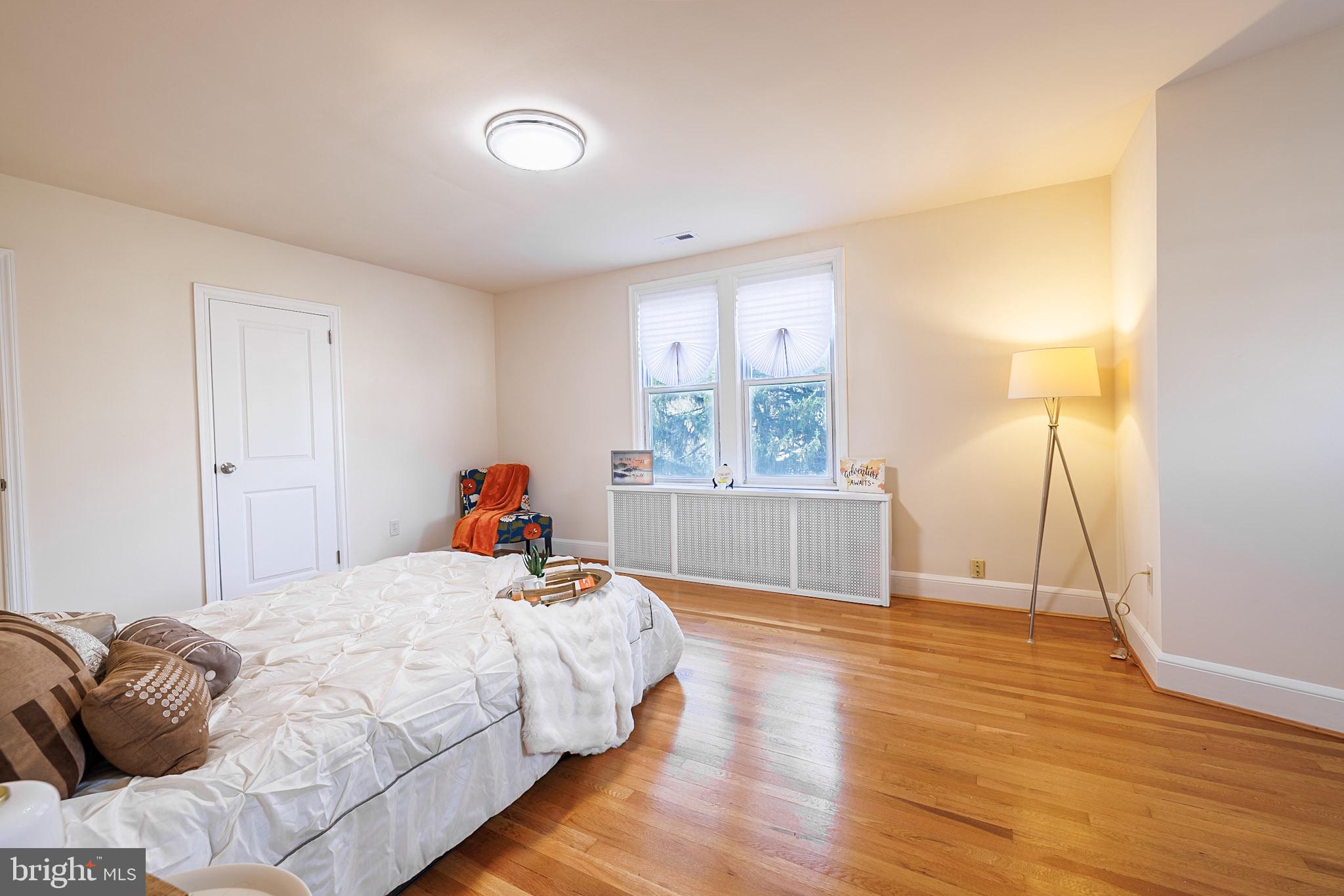 CASTLE MANOR - Residential