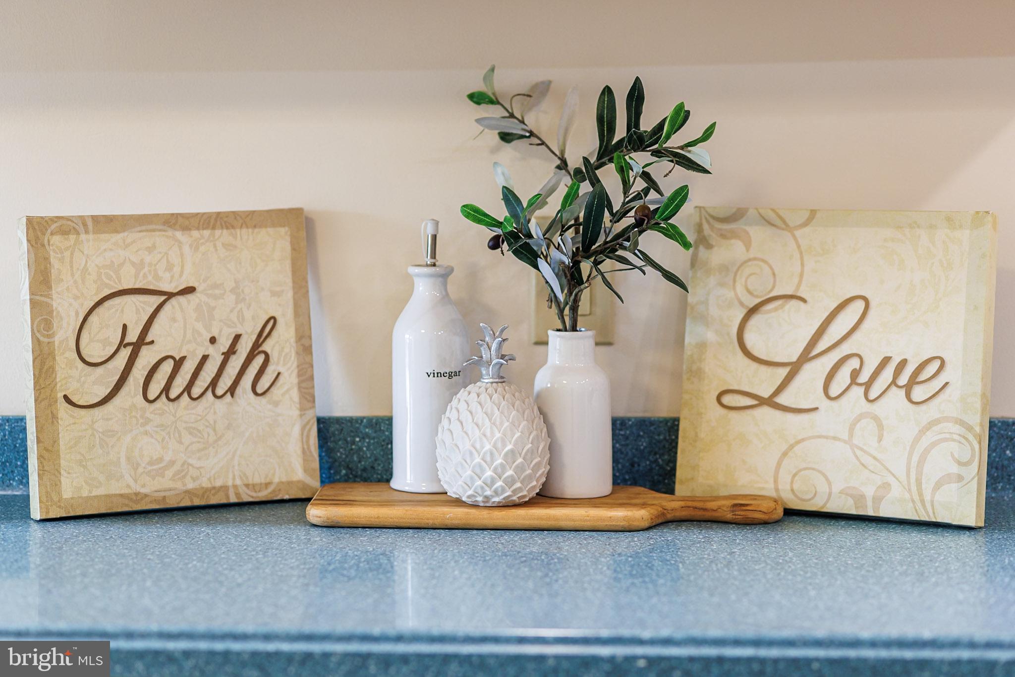 CASTLE MANOR - Residential