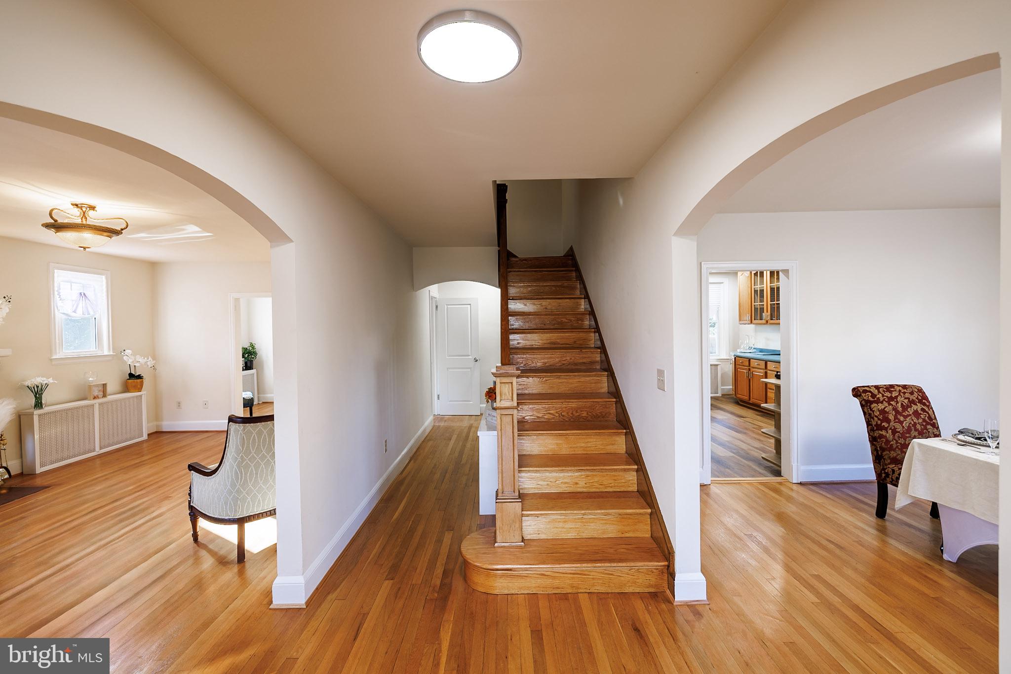 CASTLE MANOR - Residential