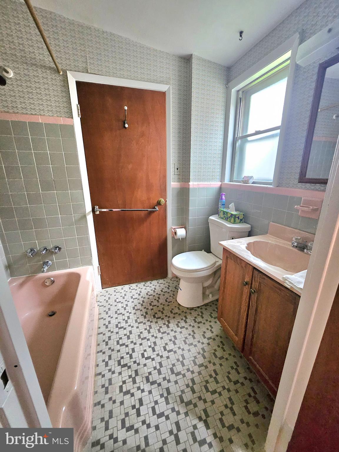 PHILADELPHIA (NORTHEAST) - Residential