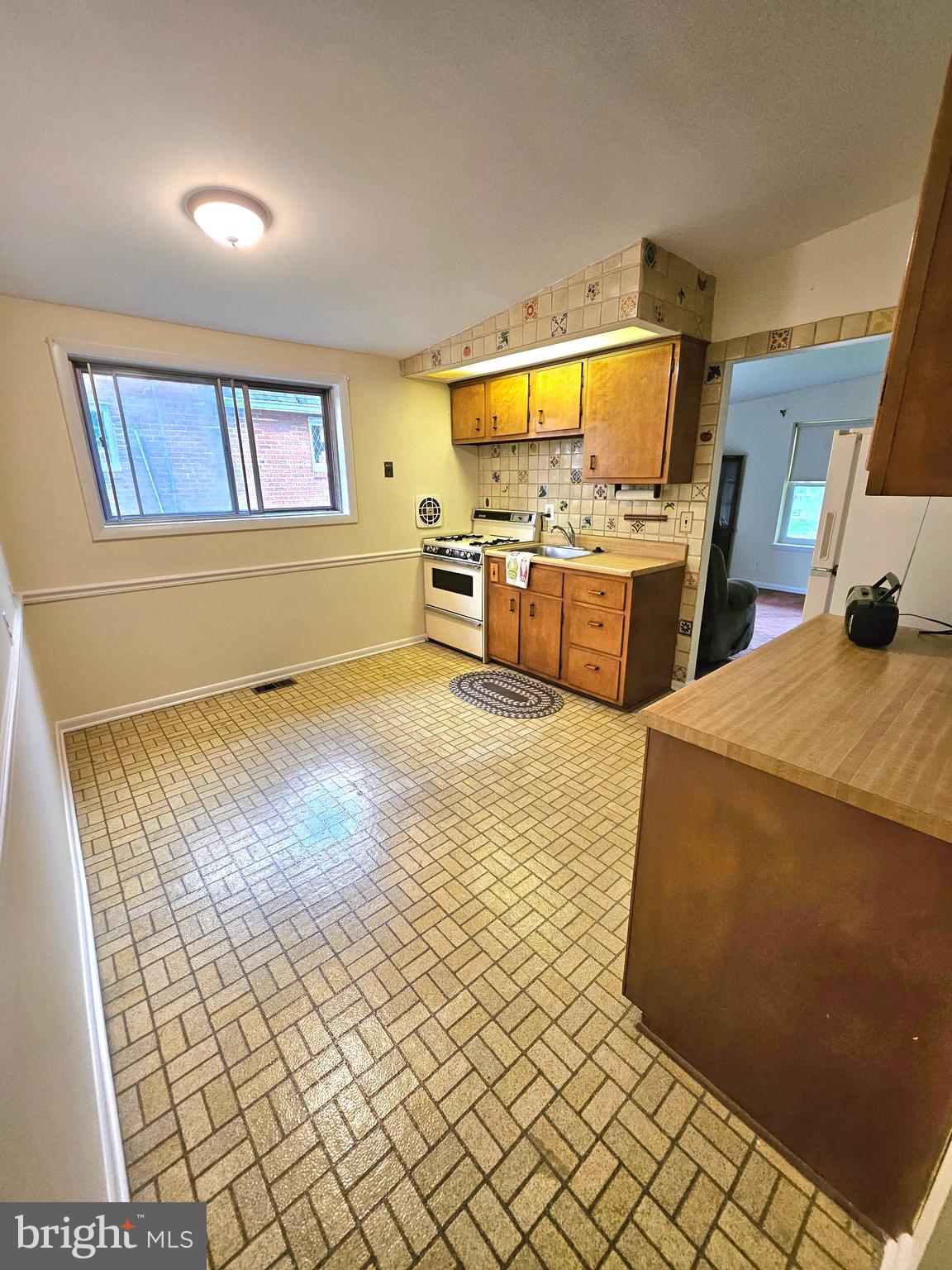 PHILADELPHIA (NORTHEAST) - Residential