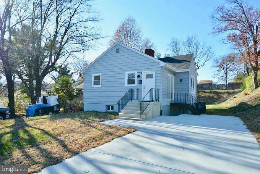 Beautiful Total renovate detach  5 Bedrooms, Extensive upgrades include new windows, new roof, New AC/Heat unit, recessed lighting and many more. Entertainment and shops nearby including MGM, National Harbor, Tanger Outlets, Old Town Alexandria. Minutes from 495/210/295/Wilson Bridge, Washington DC, Old Town Alexandria.