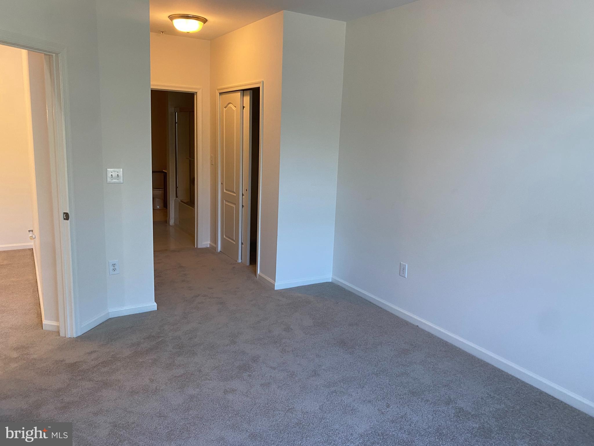 THE GRANDE AT RIVERVIEW - Residential Lease