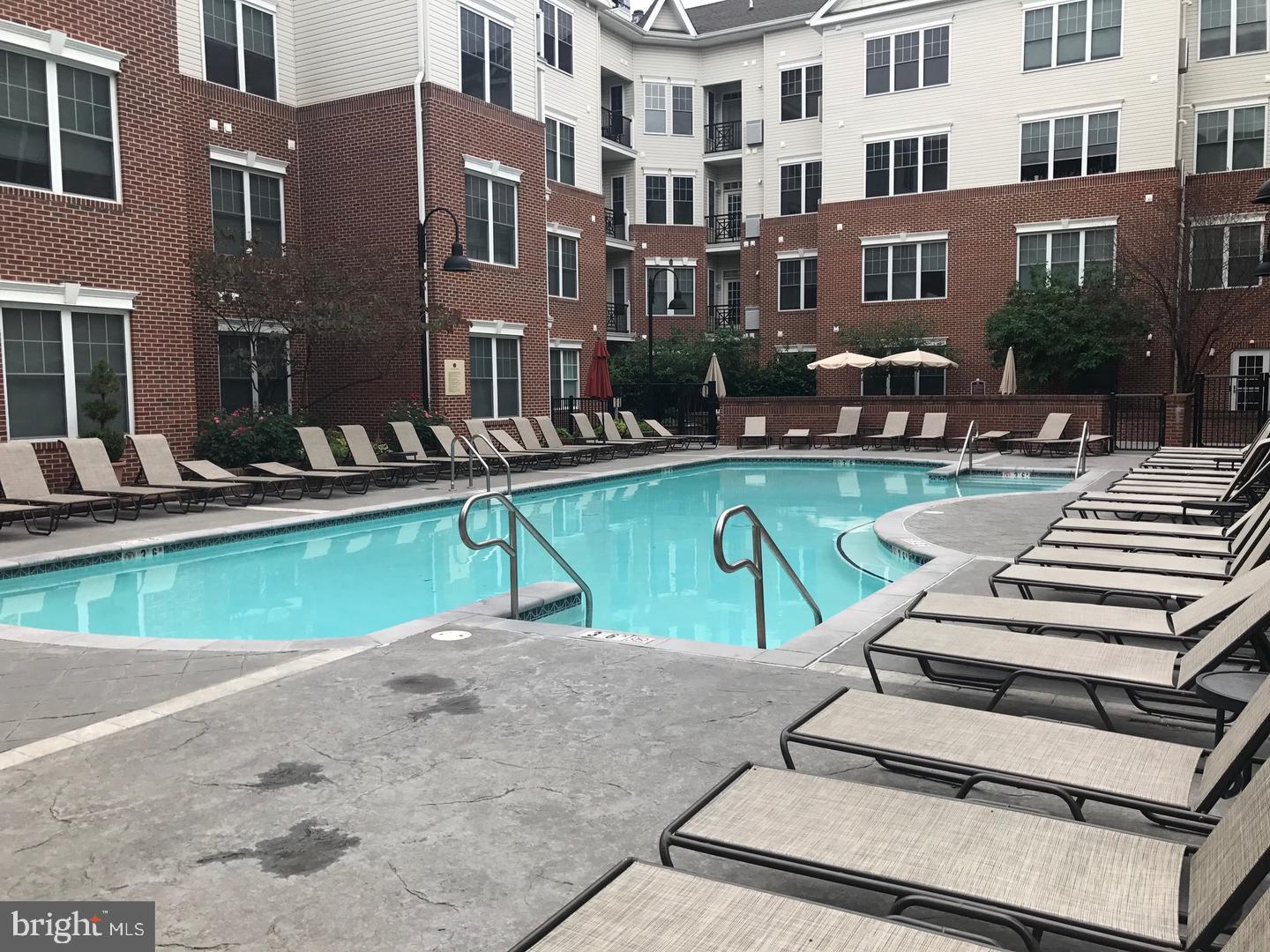 THE GRANDE AT RIVERVIEW - Residential Lease