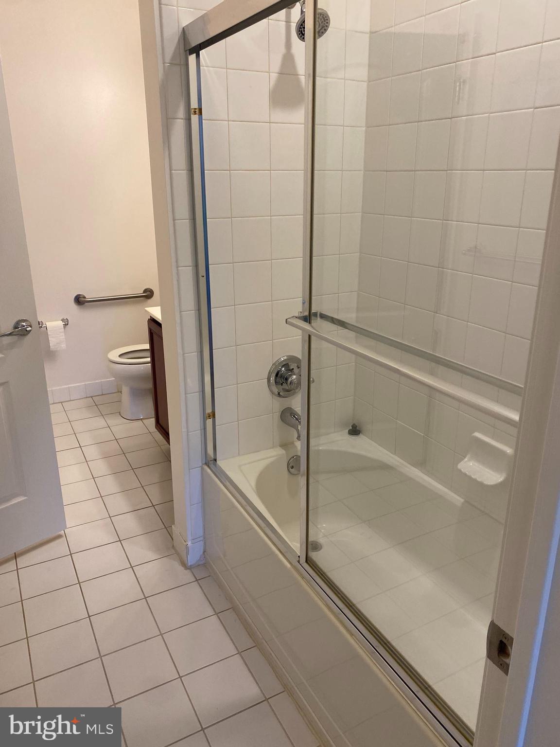 THE GRANDE AT RIVERVIEW - Residential Lease