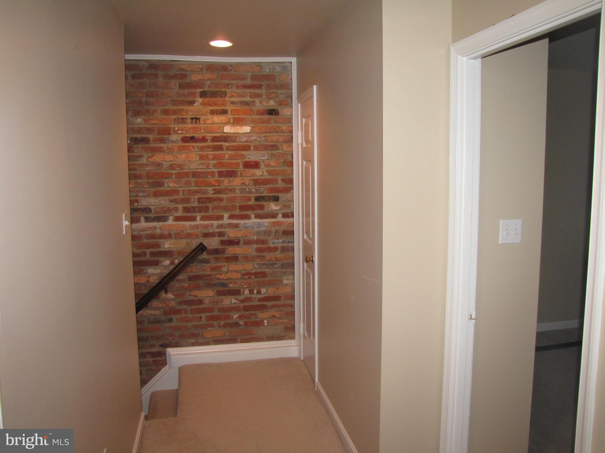 MIRROR RIDGE - Residential Lease