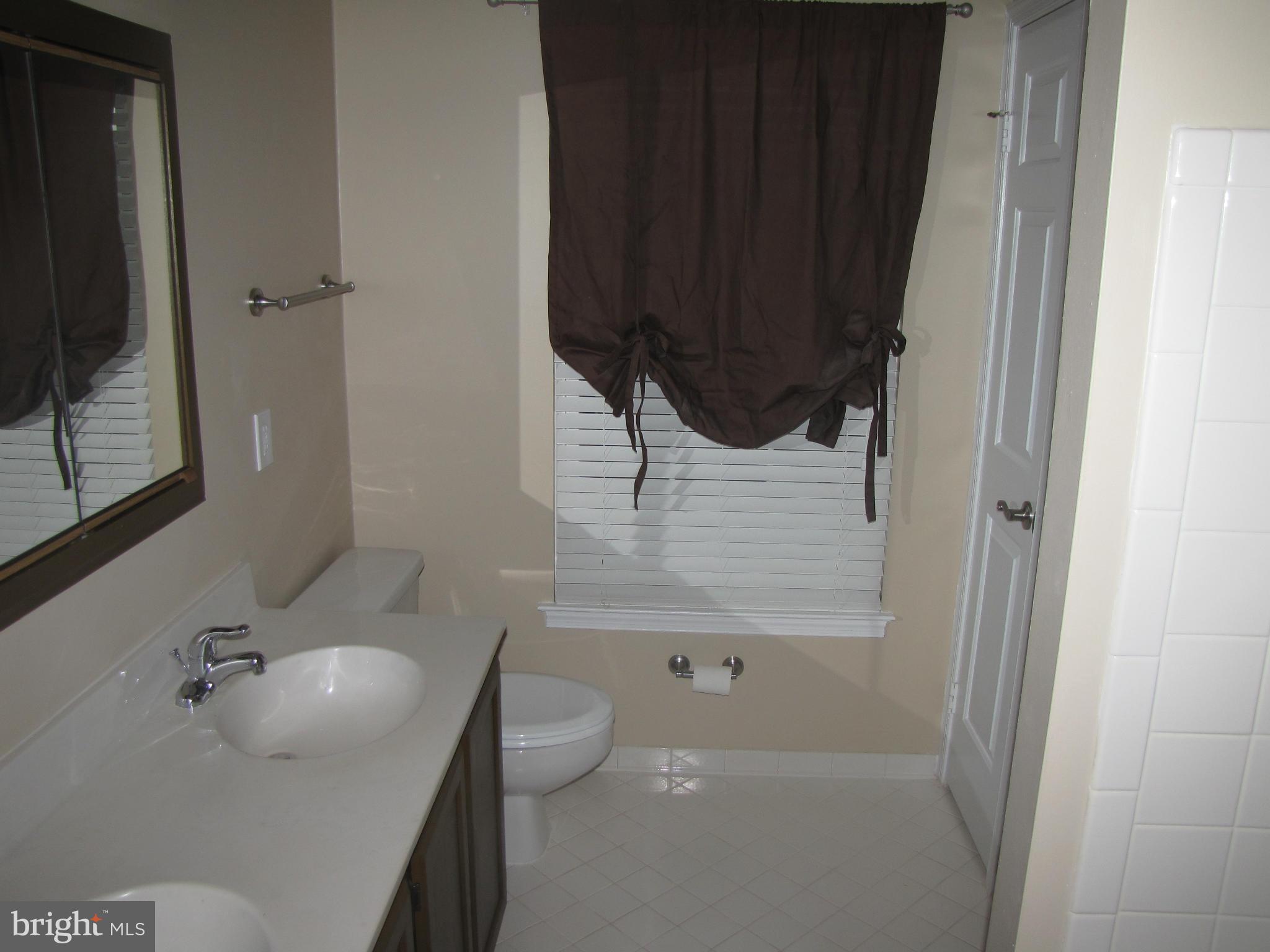 MIRROR RIDGE - Residential Lease