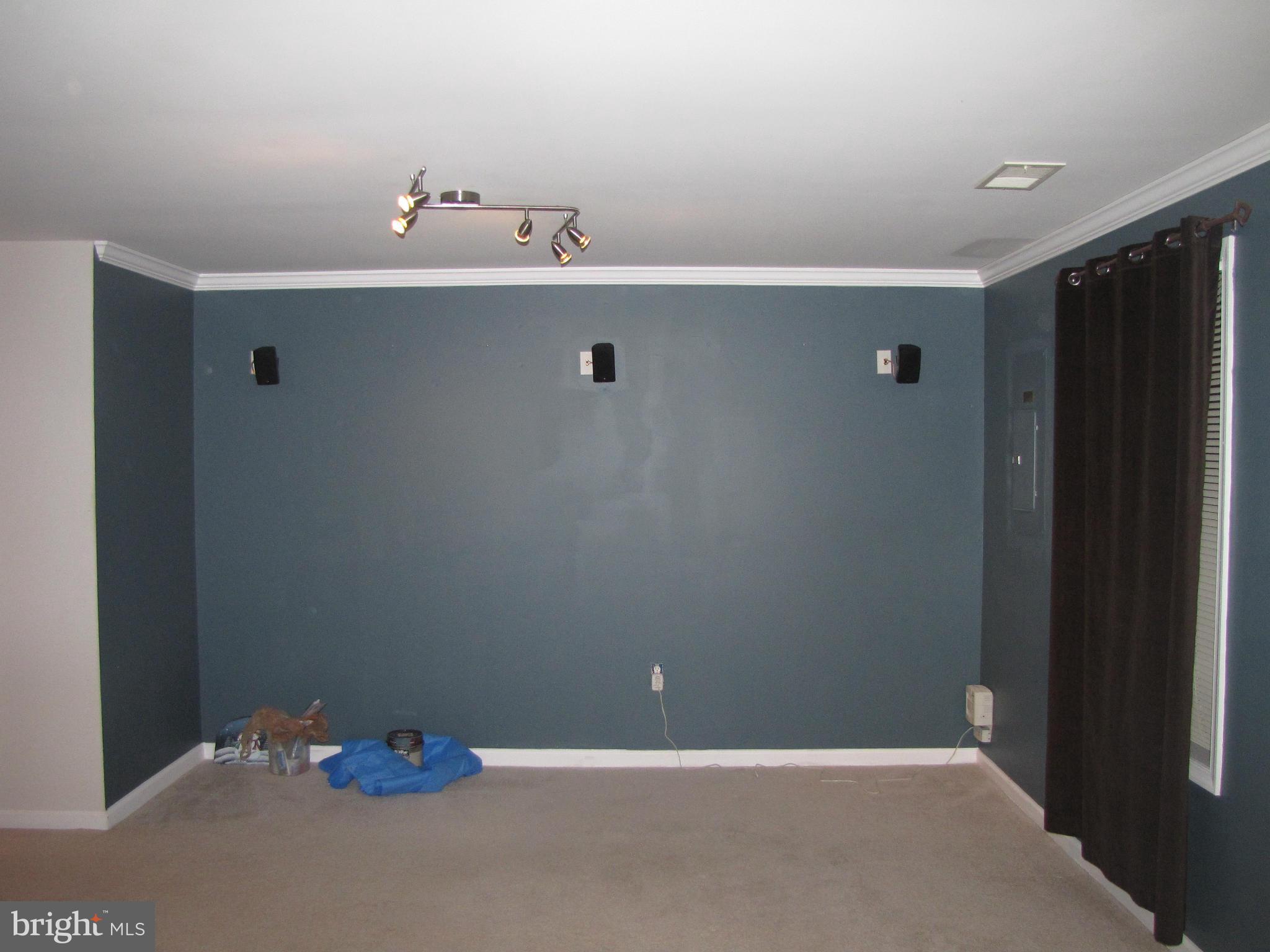 MIRROR RIDGE - Residential Lease