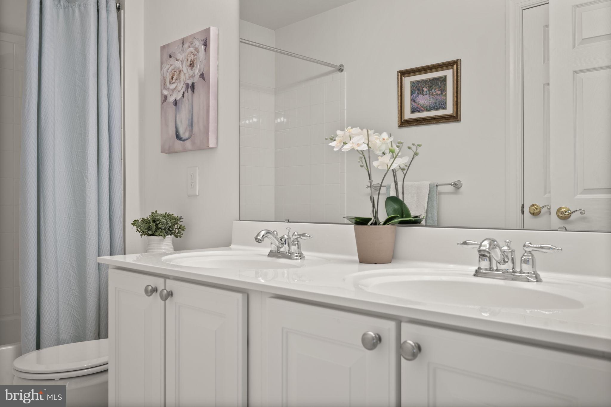 CROSSROADS - Residential