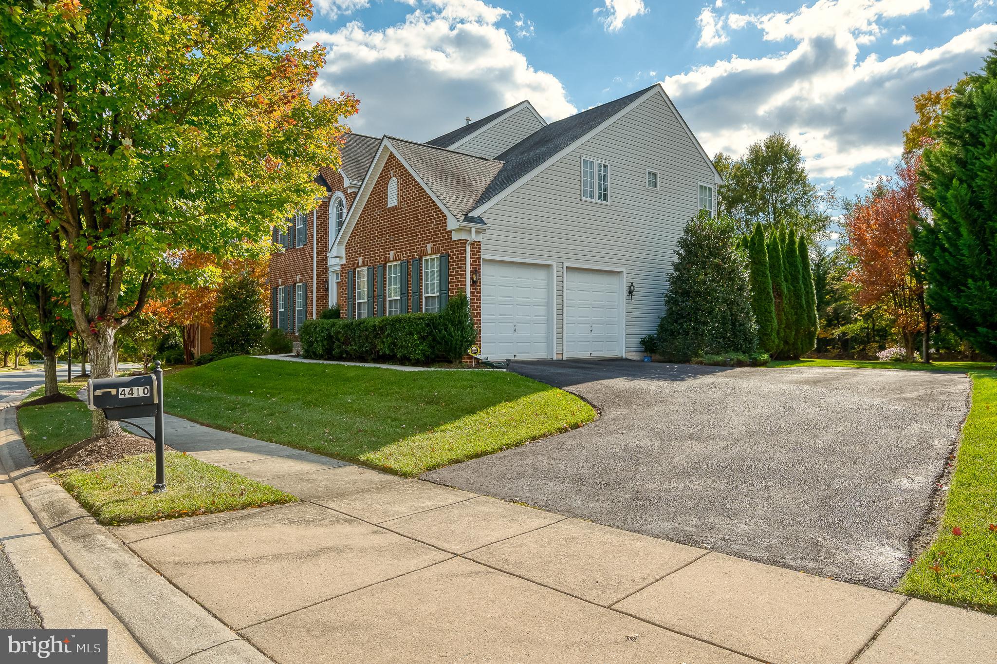 4410 CROSS BROOK DRIVE