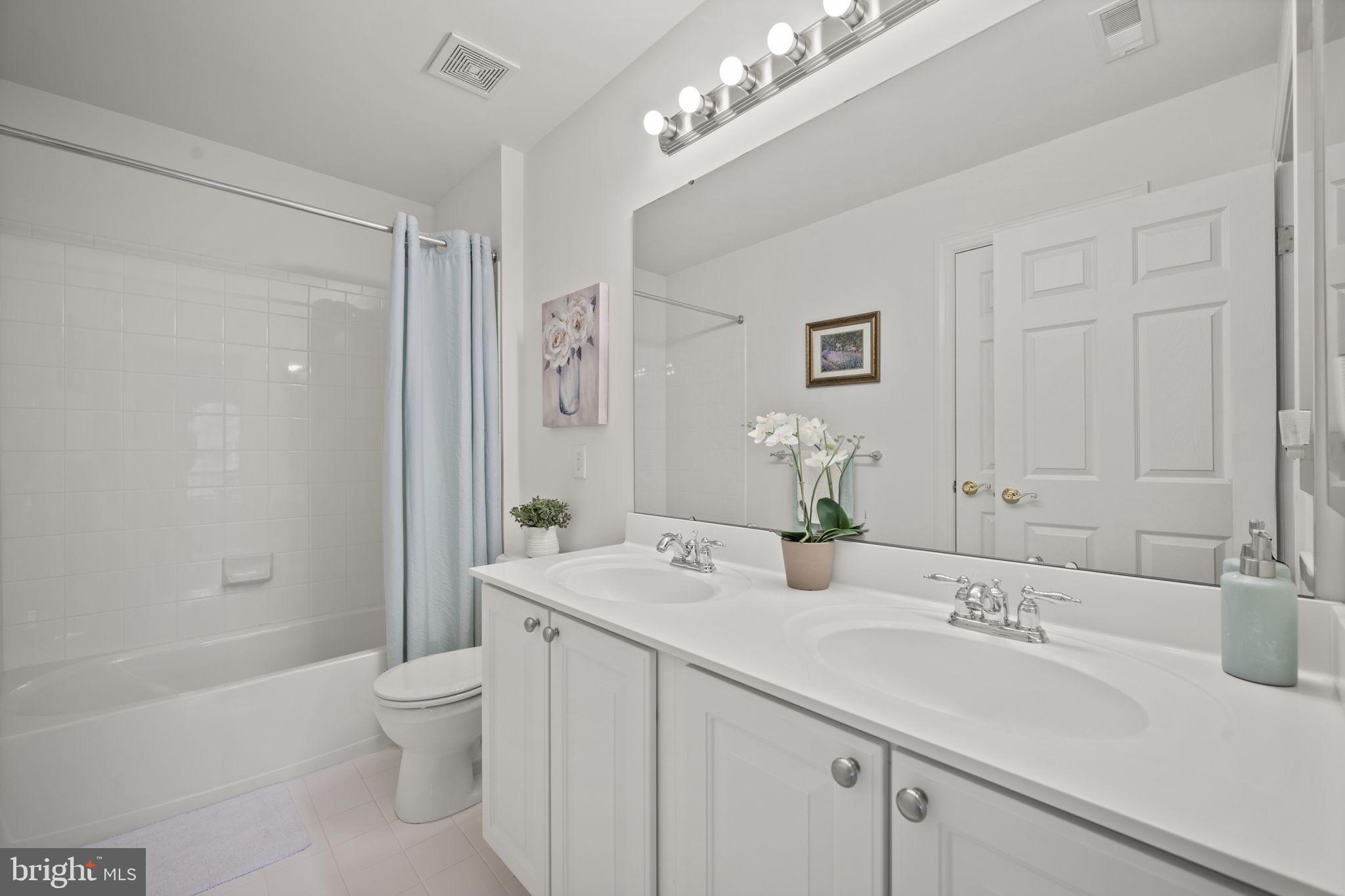 CROSSROADS - Residential