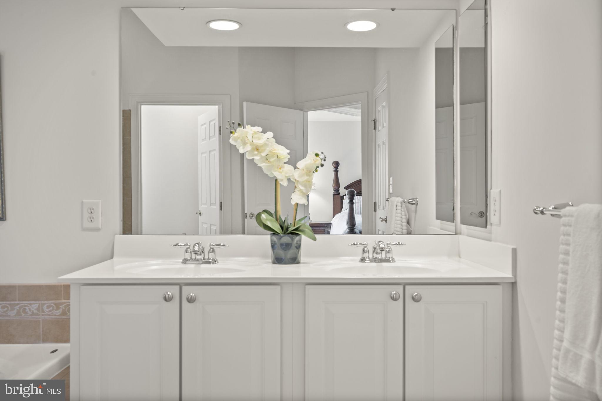 CROSSROADS - Residential