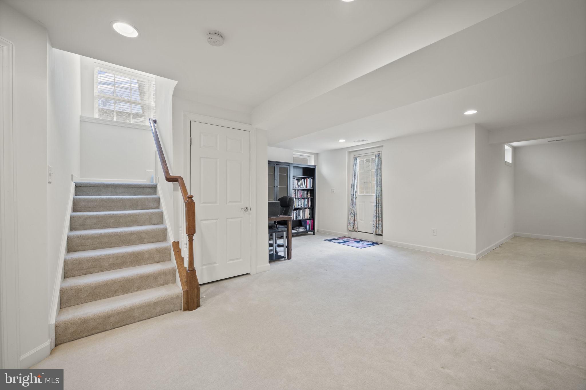 CROSSROADS - Residential