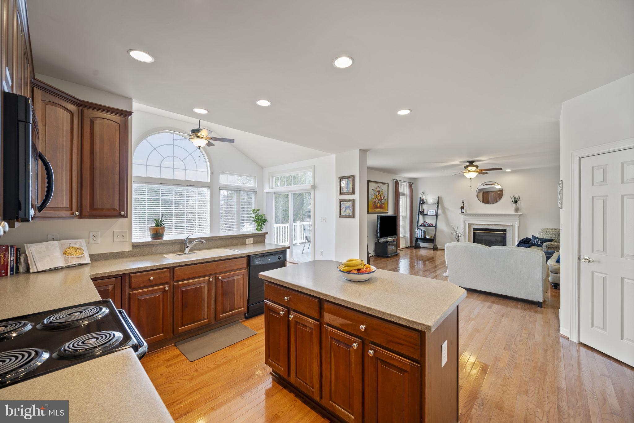 CROSSROADS - Residential