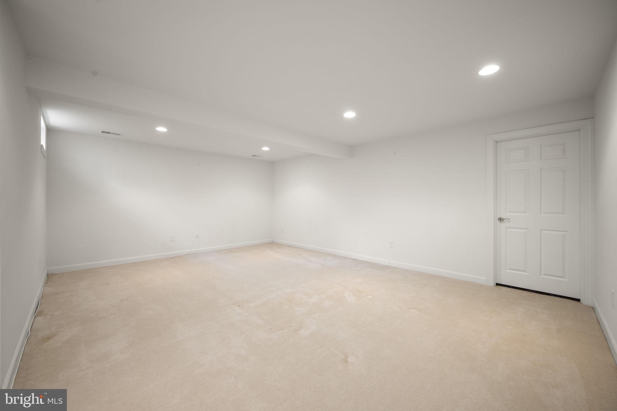 CROSSROADS - Residential