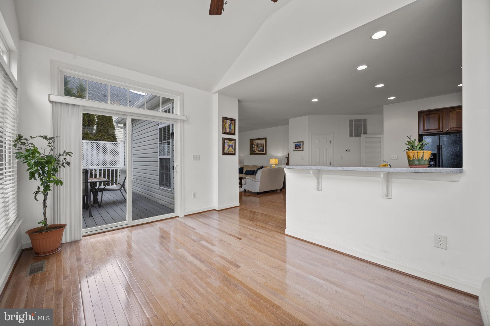 CROSSROADS - Residential