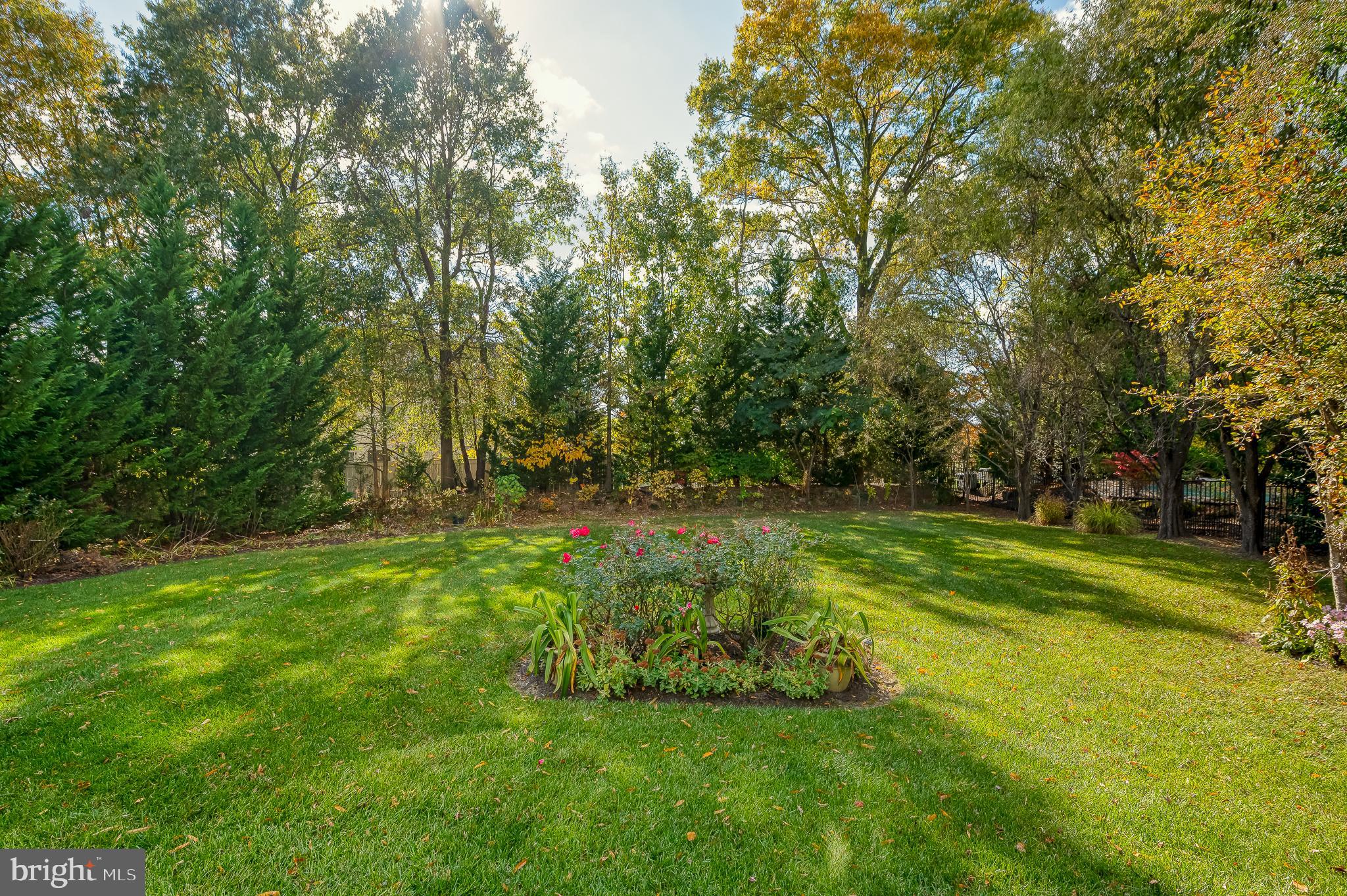 CROSSROADS - Residential