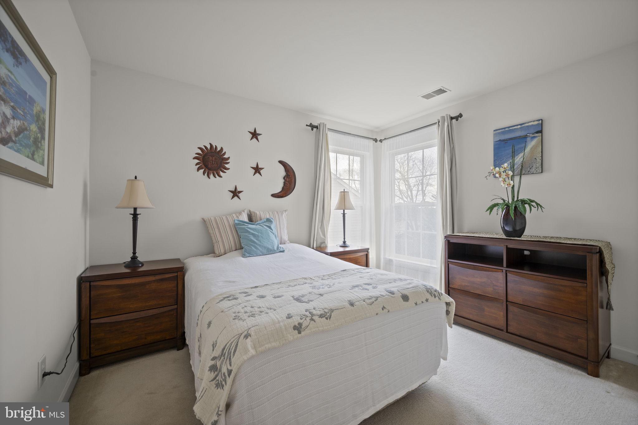 CROSSROADS - Residential