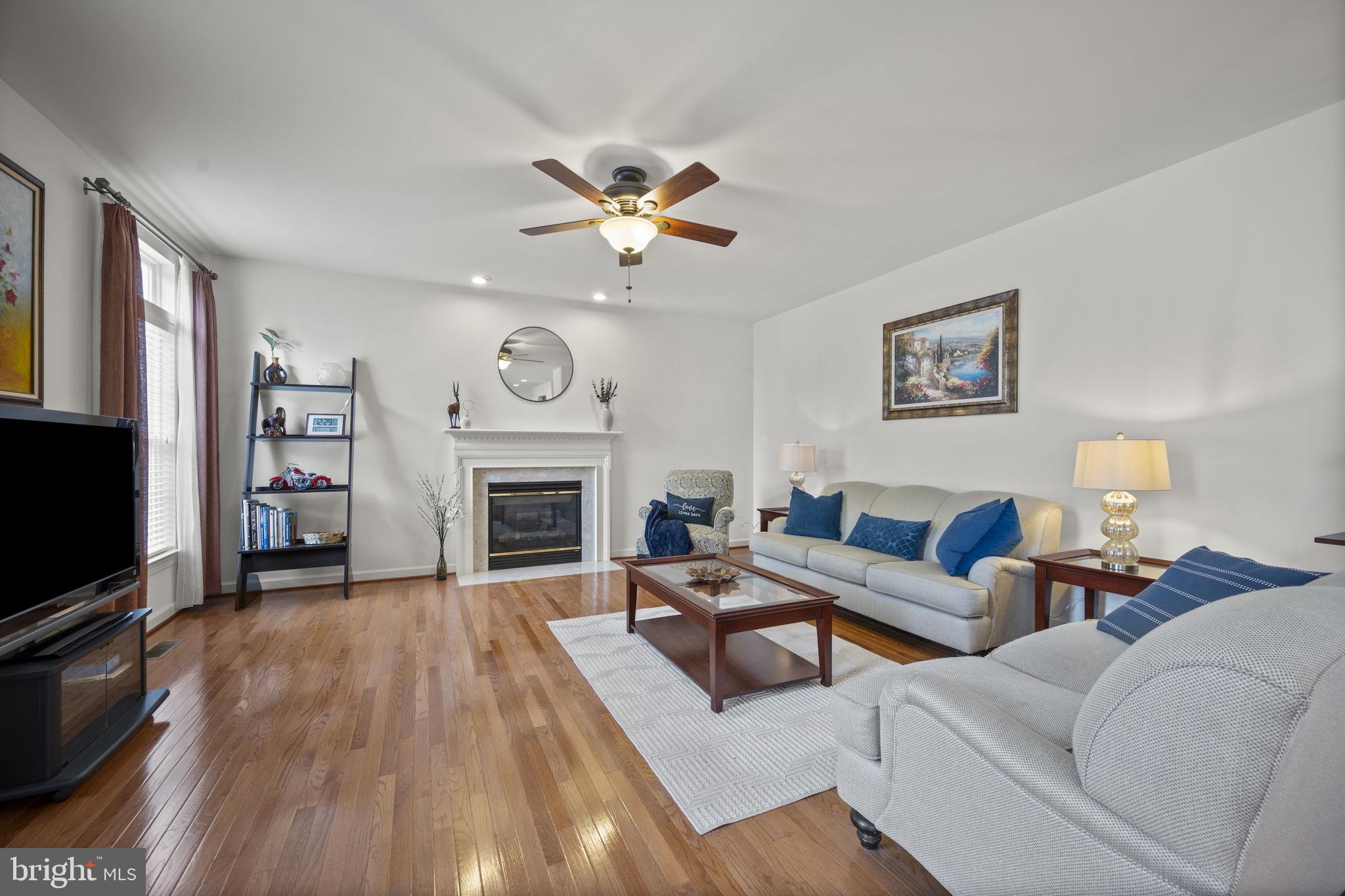 CROSSROADS - Residential