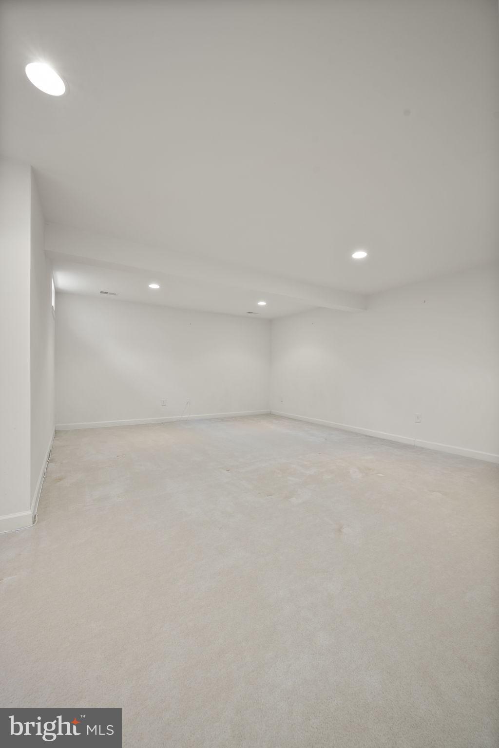 CROSSROADS - Residential