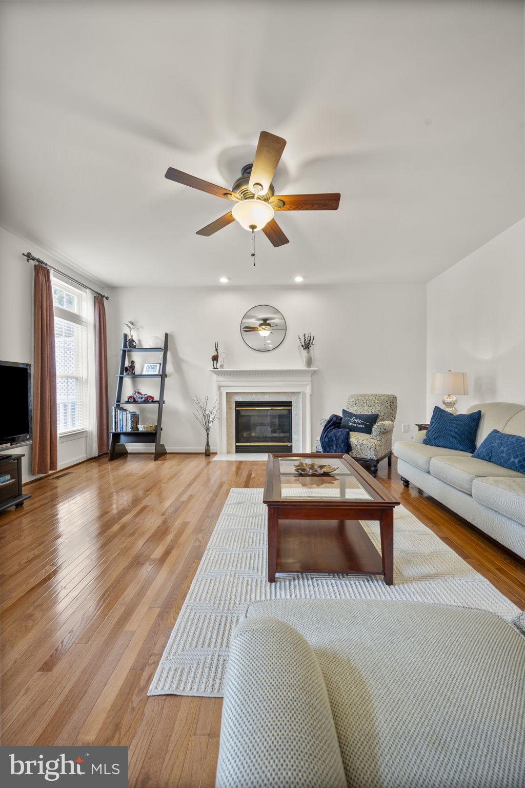 CROSSROADS - Residential