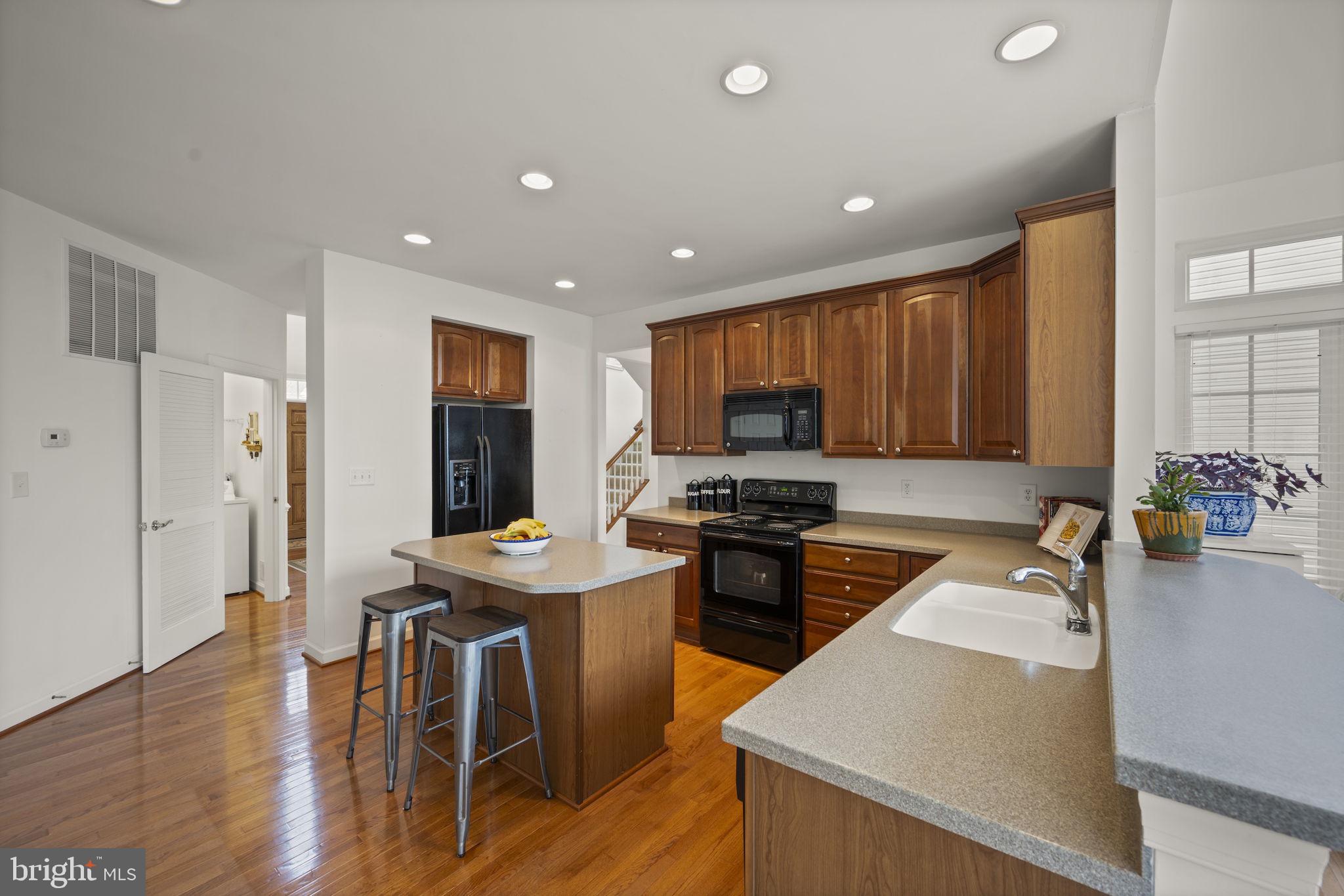 CROSSROADS - Residential