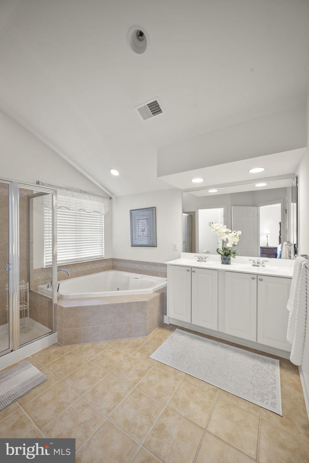 CROSSROADS - Residential