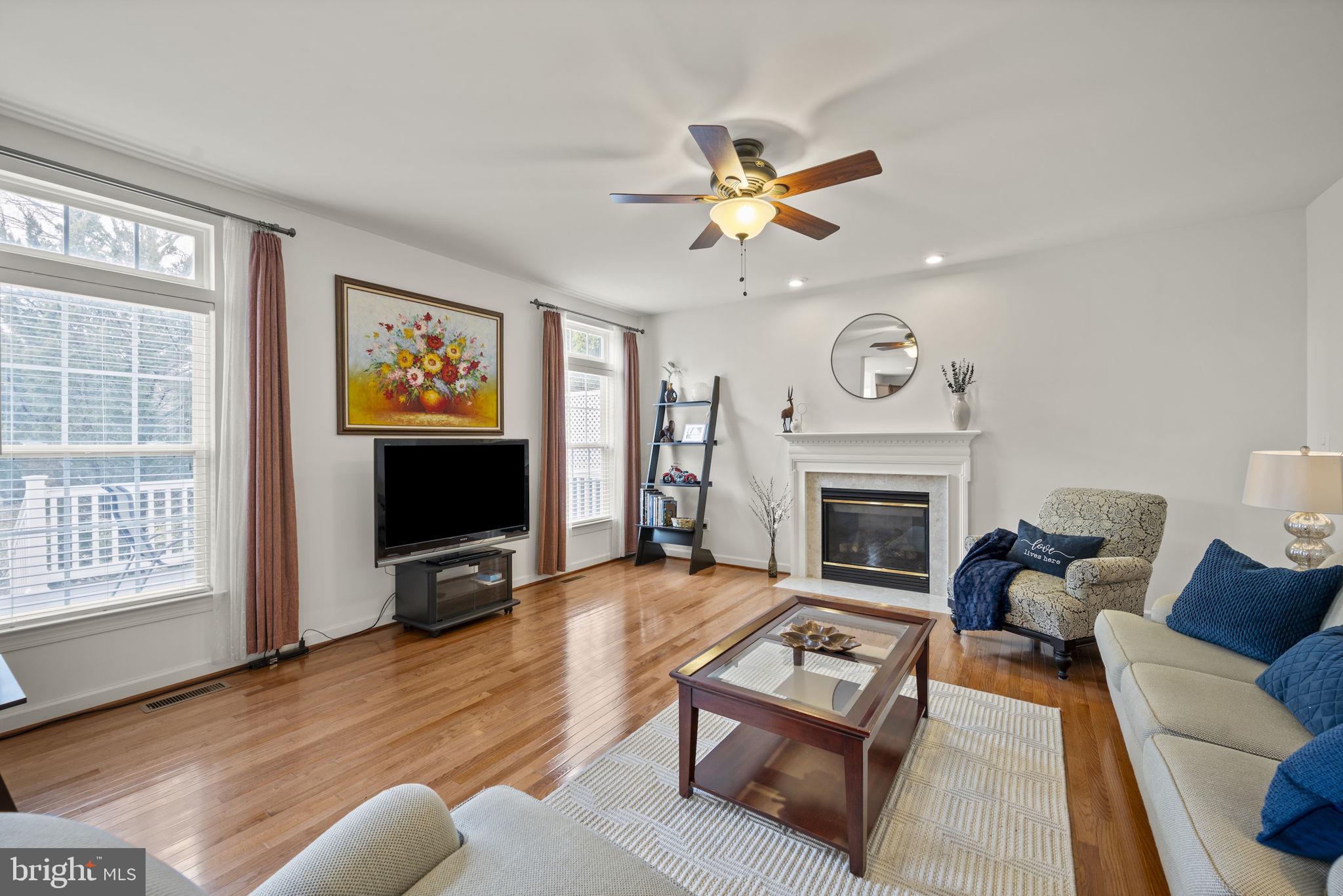 CROSSROADS - Residential