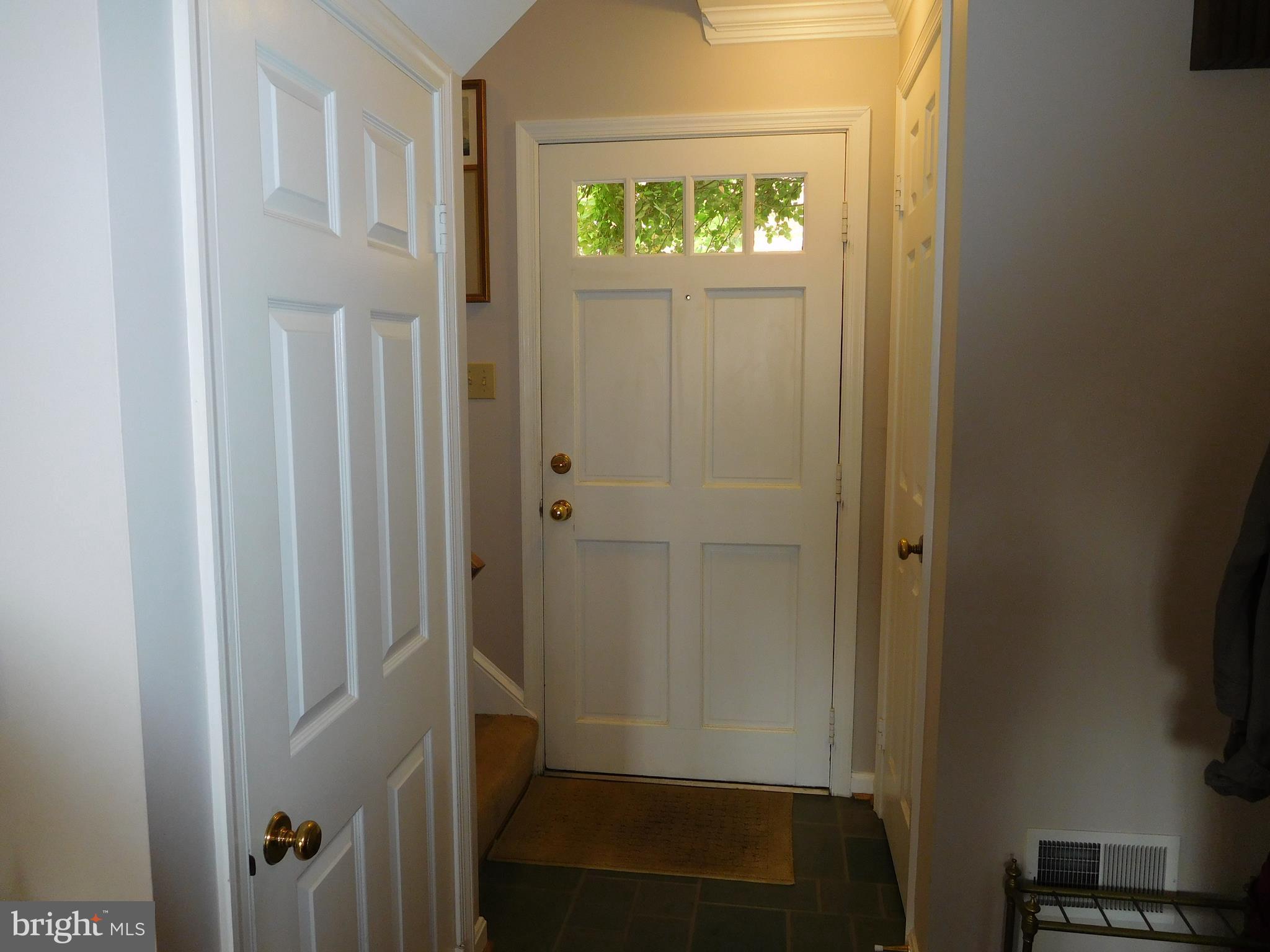 KING HENRY COURT - Residential Lease