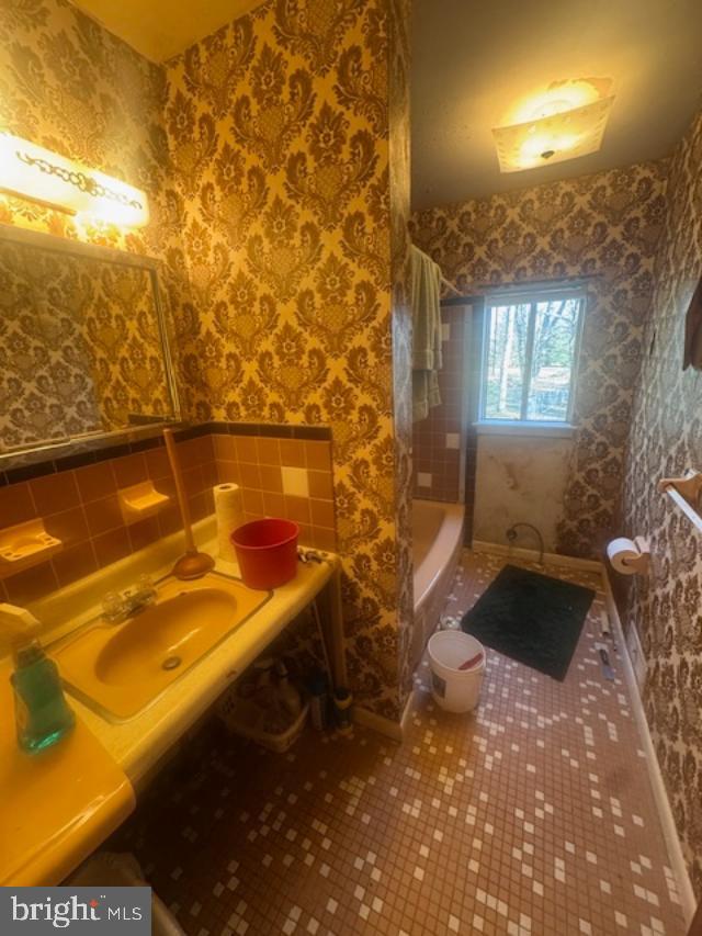 CENTENNIAL HILLS - Residential