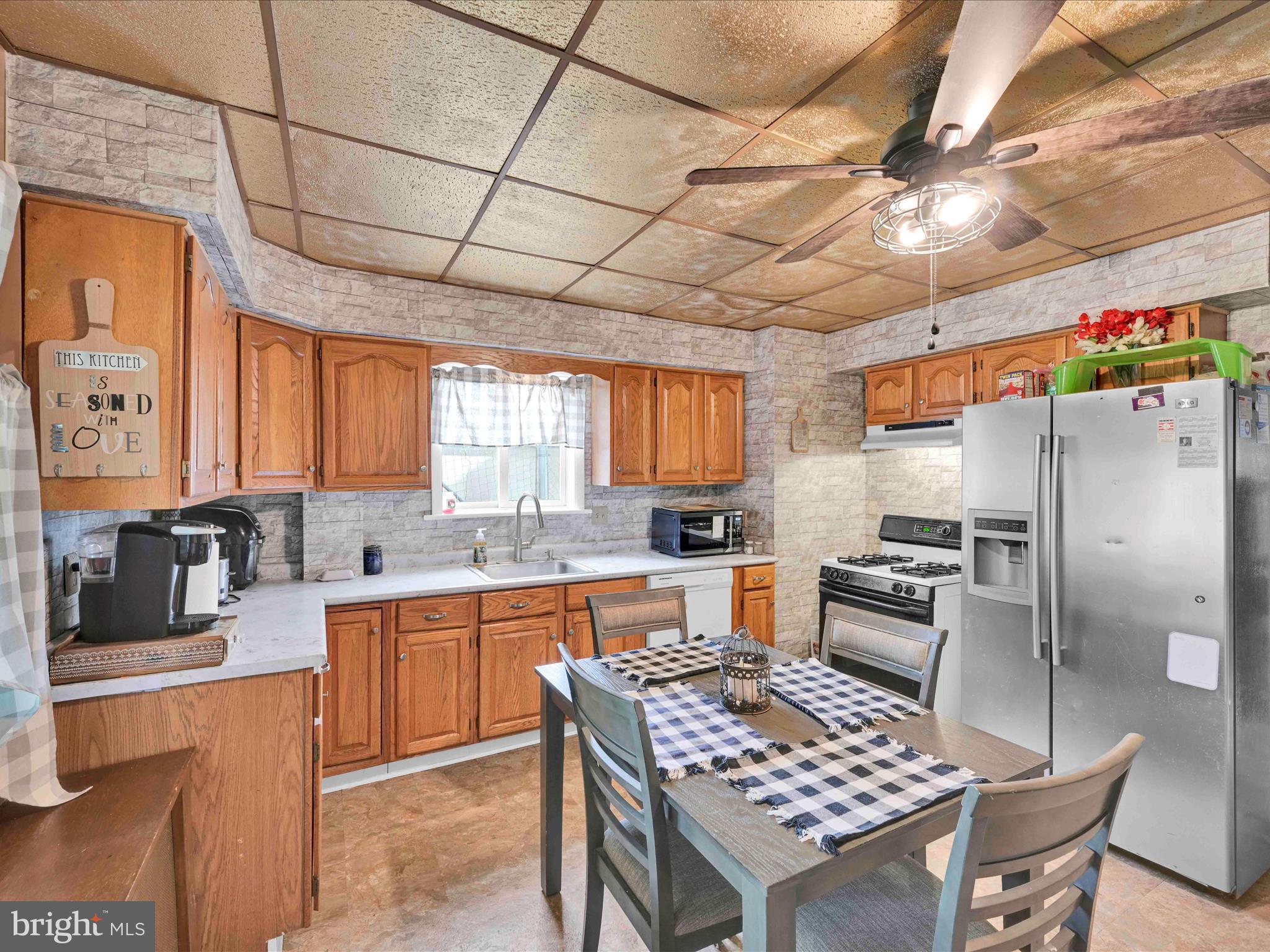 POTTSVILLE - Residential