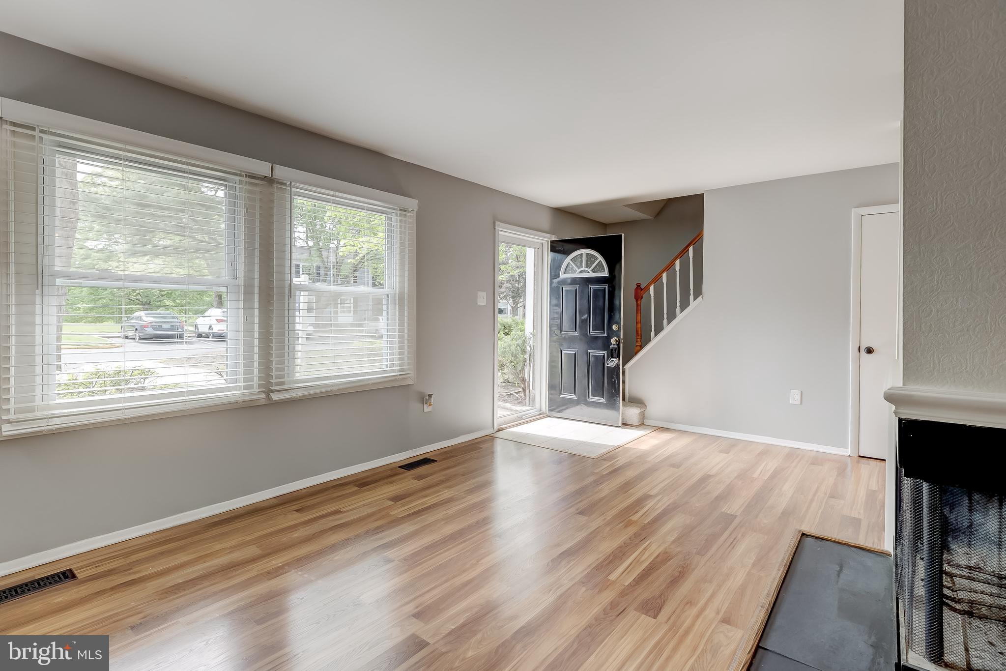 CROFTON TOWNE/PARK - Residential