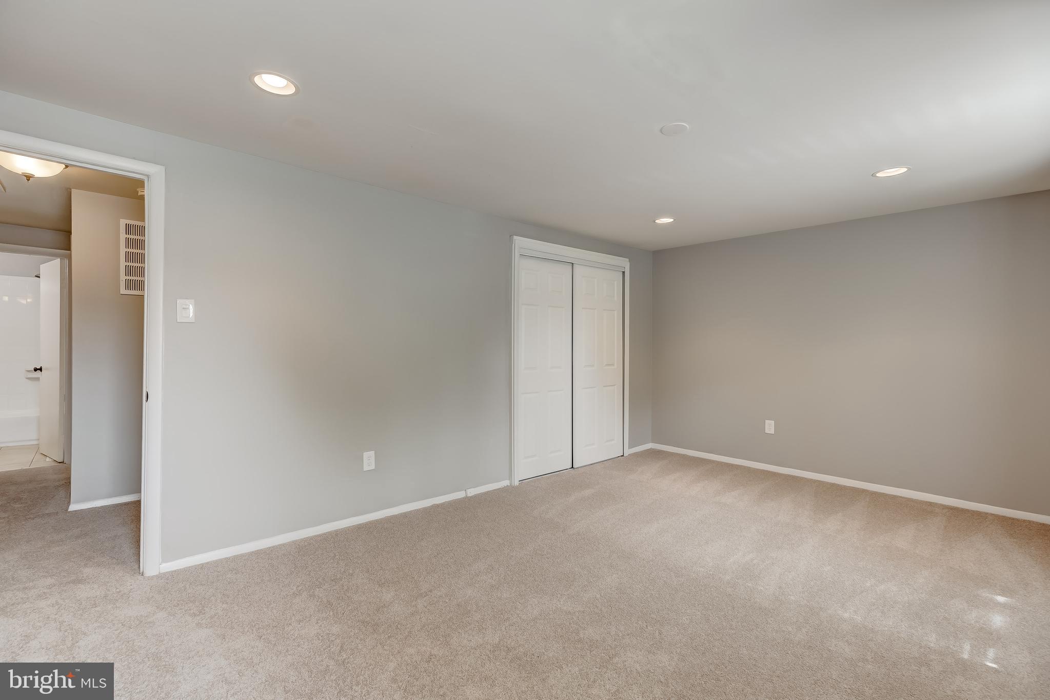 CROFTON TOWNE/PARK - Residential