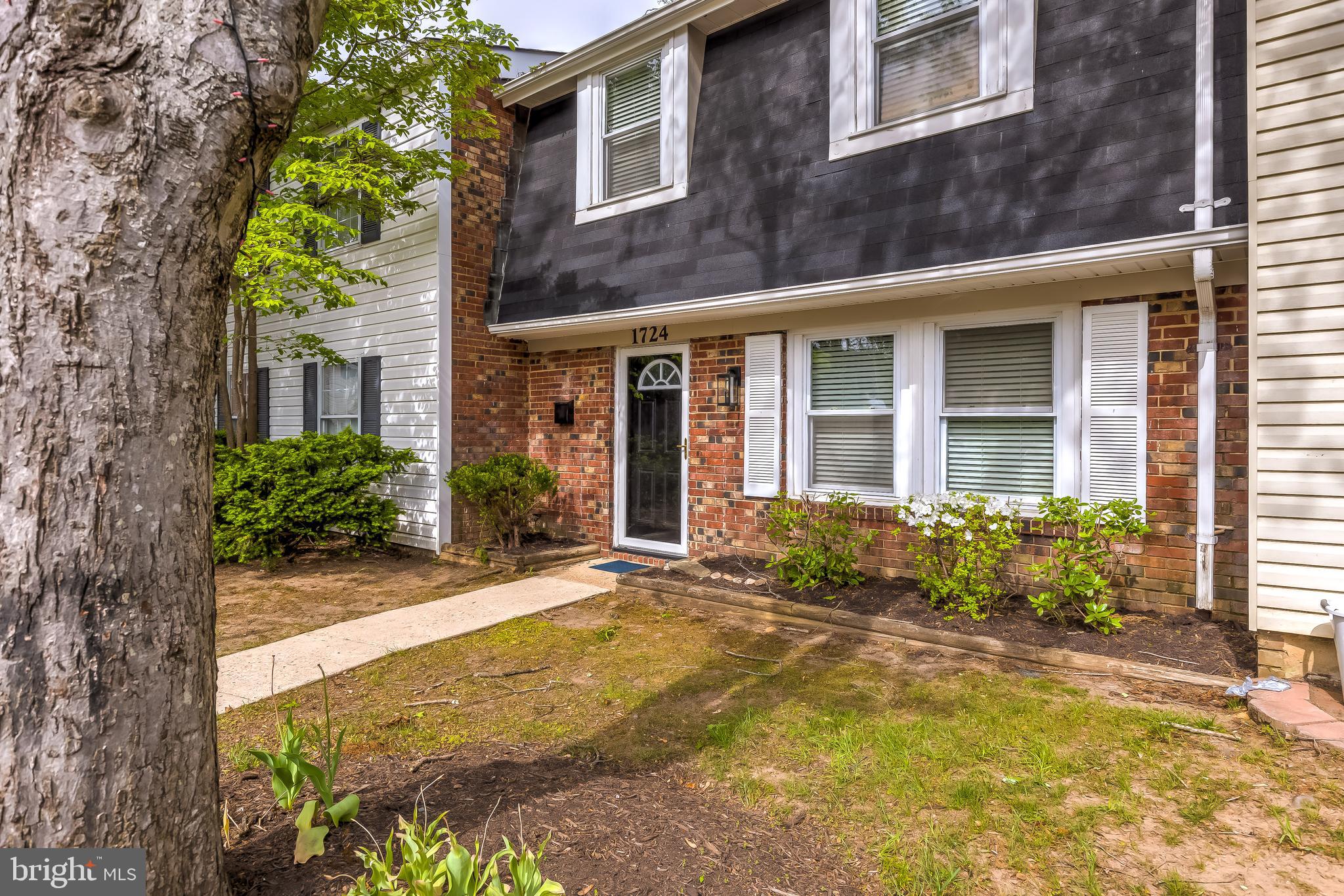 CROFTON TOWNE/PARK - Residential