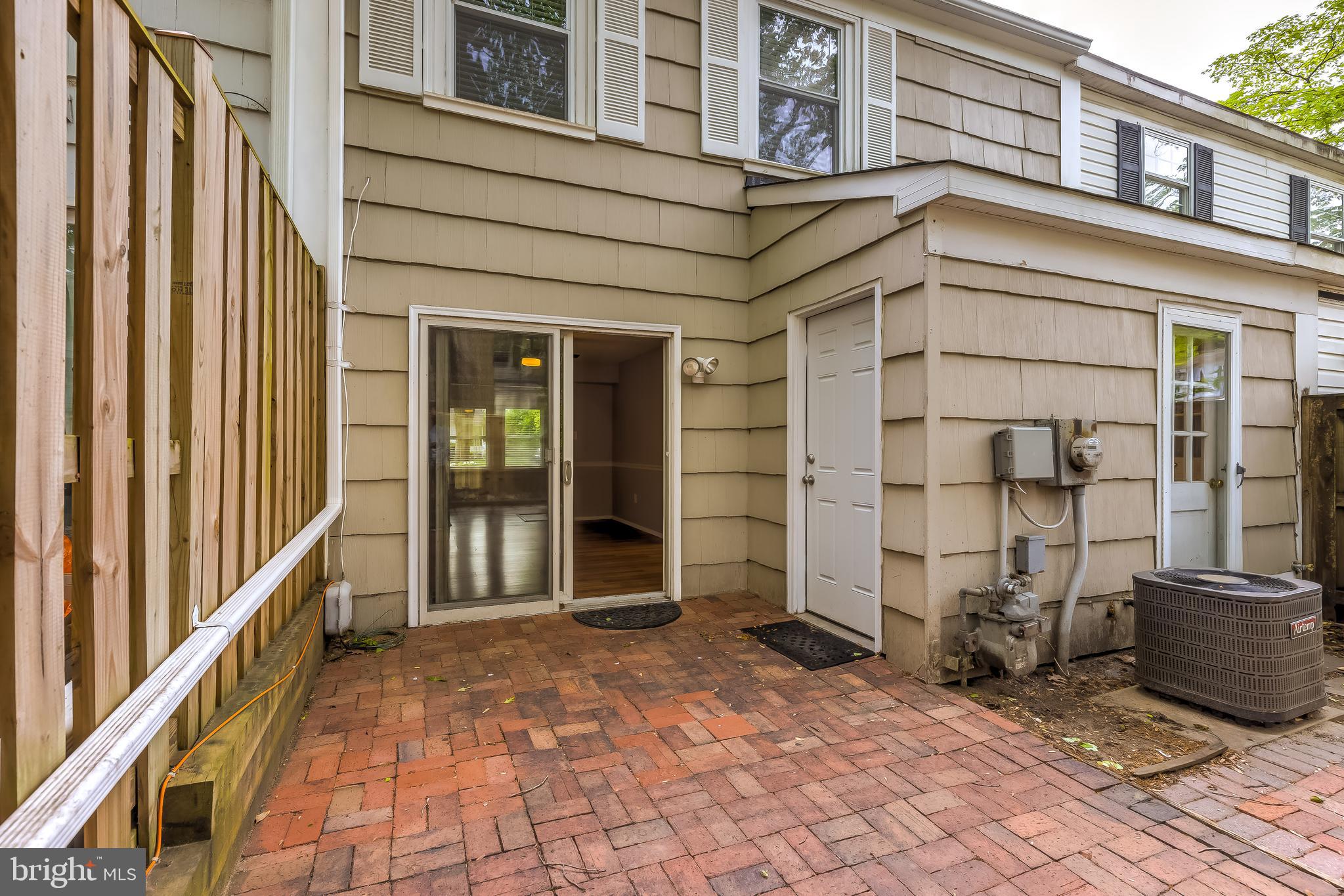 CROFTON TOWNE/PARK - Residential