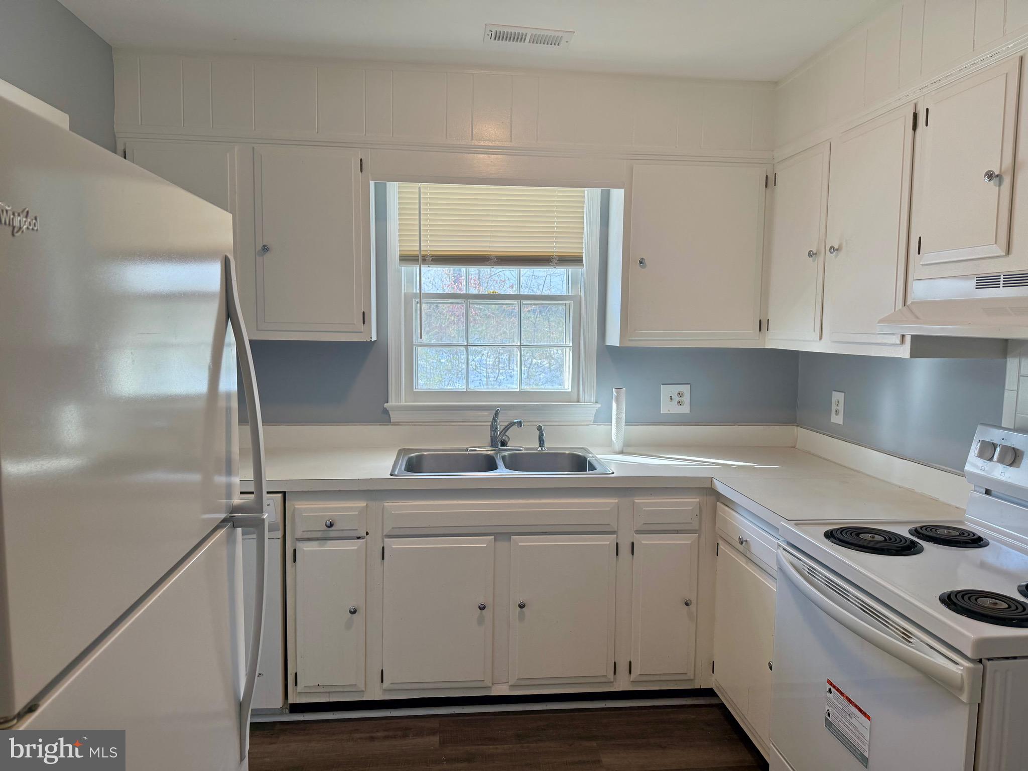 JACKSON PARK - Residential Lease