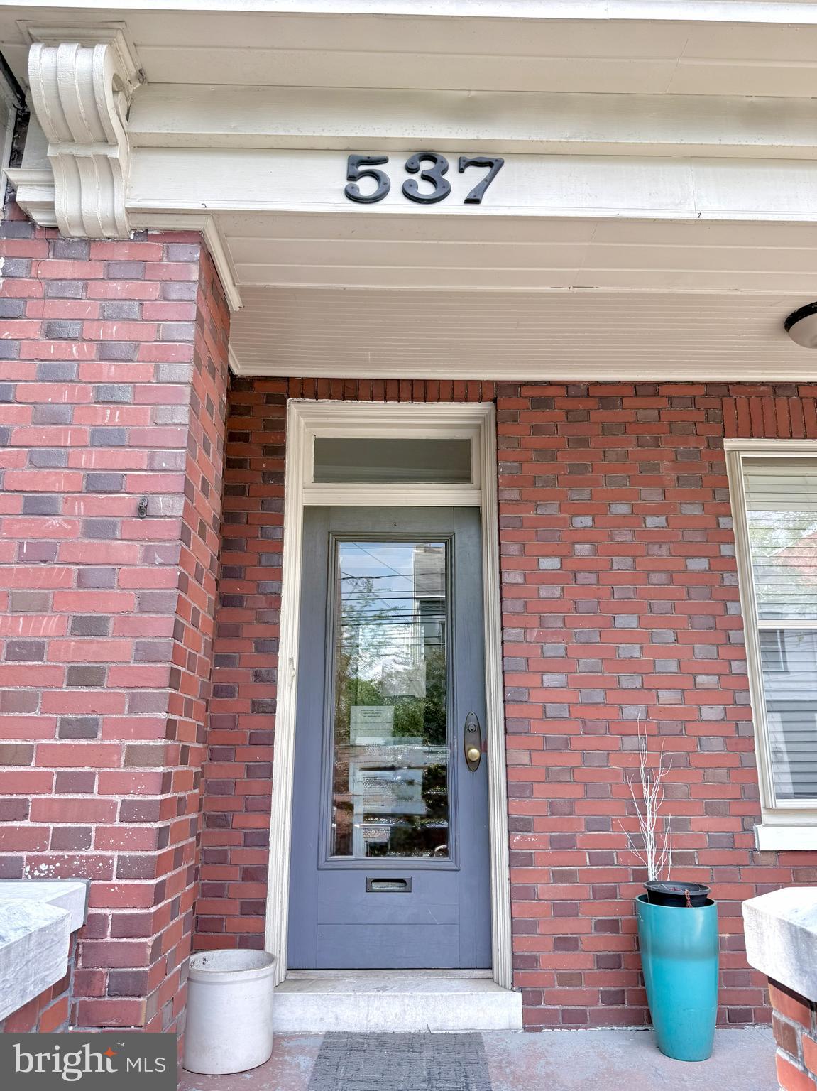 537 E KING STREET