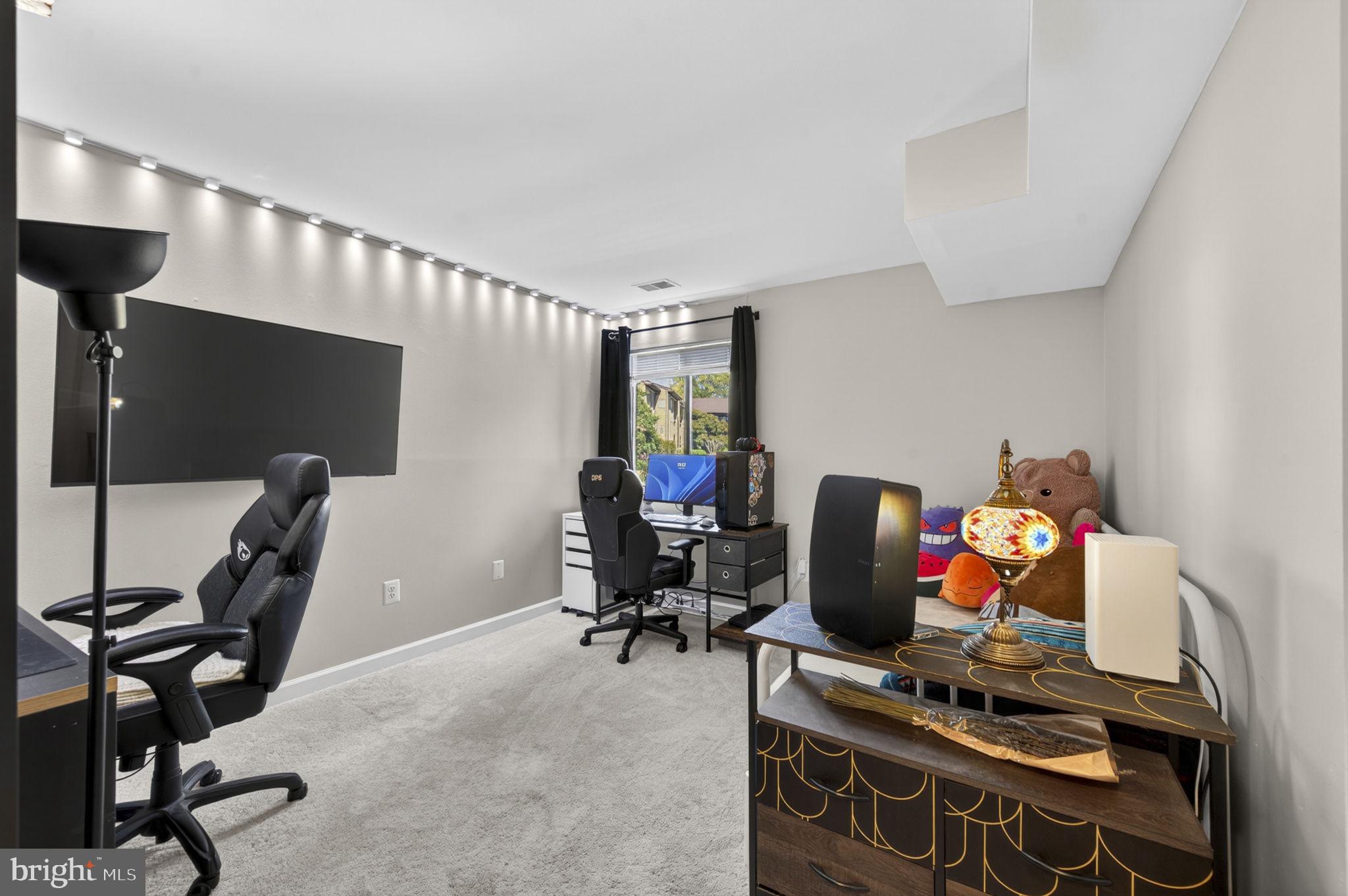 JEFFERSON MEWS - Residential