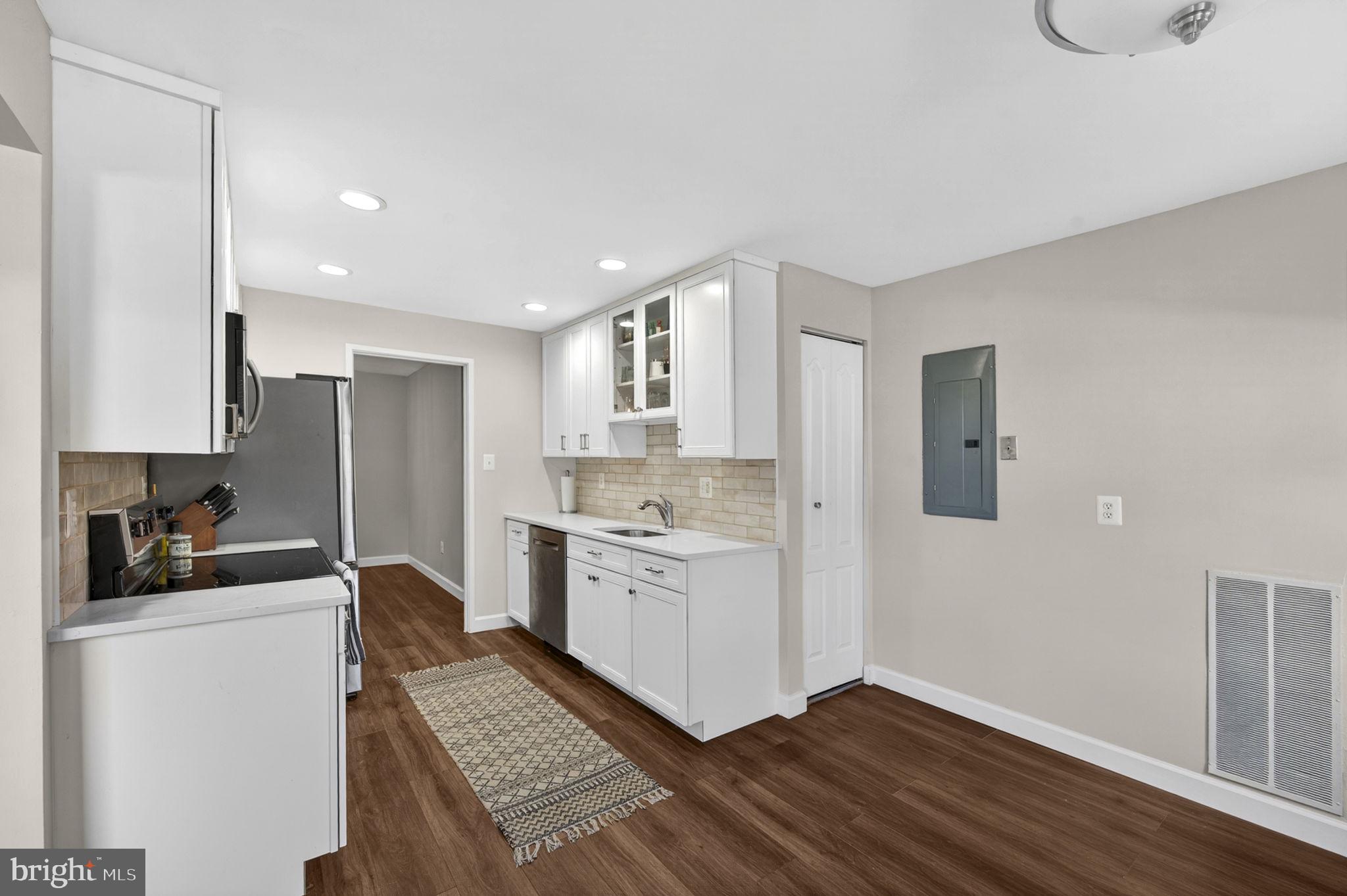 JEFFERSON MEWS - Residential