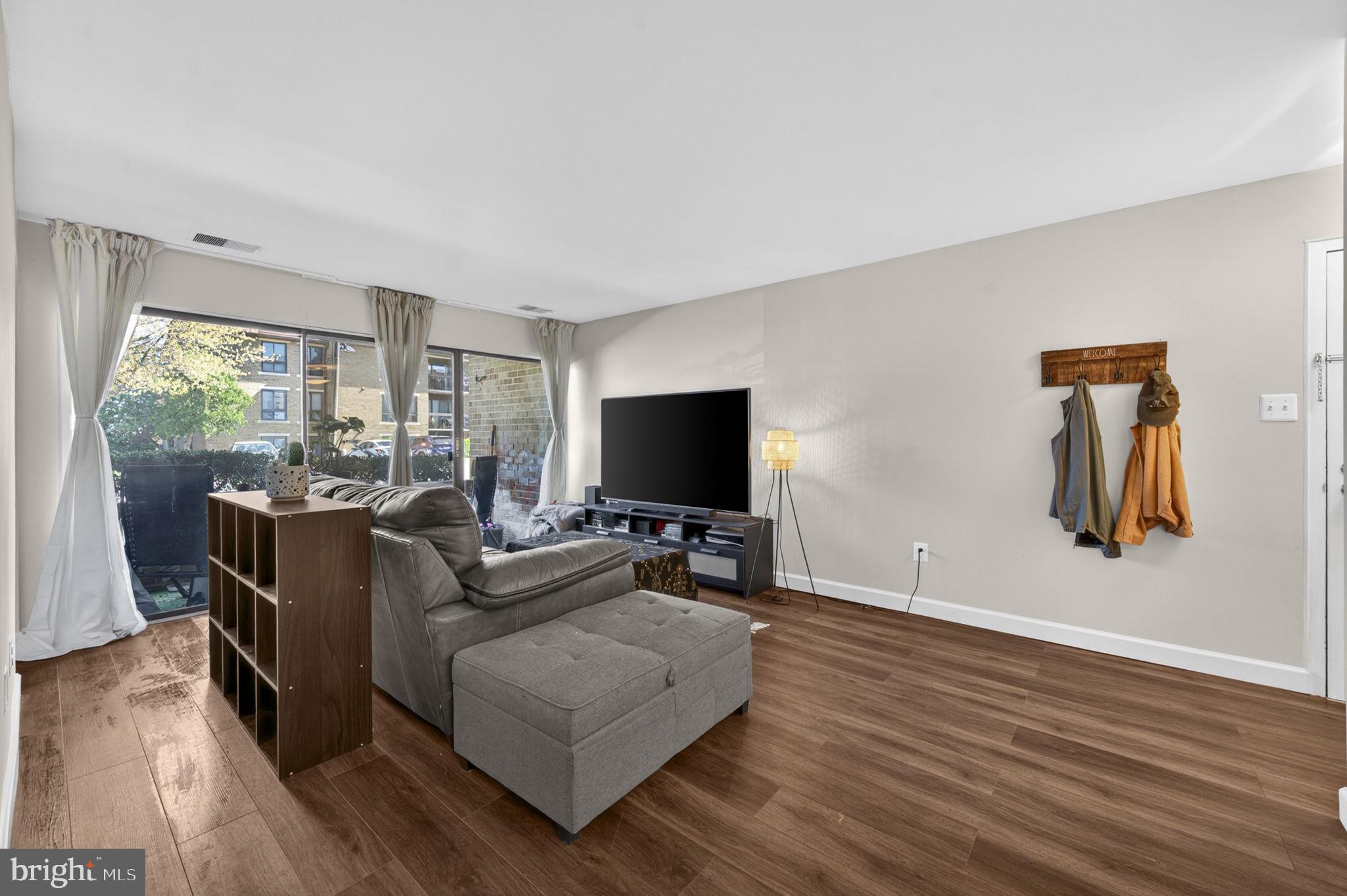 JEFFERSON MEWS - Residential