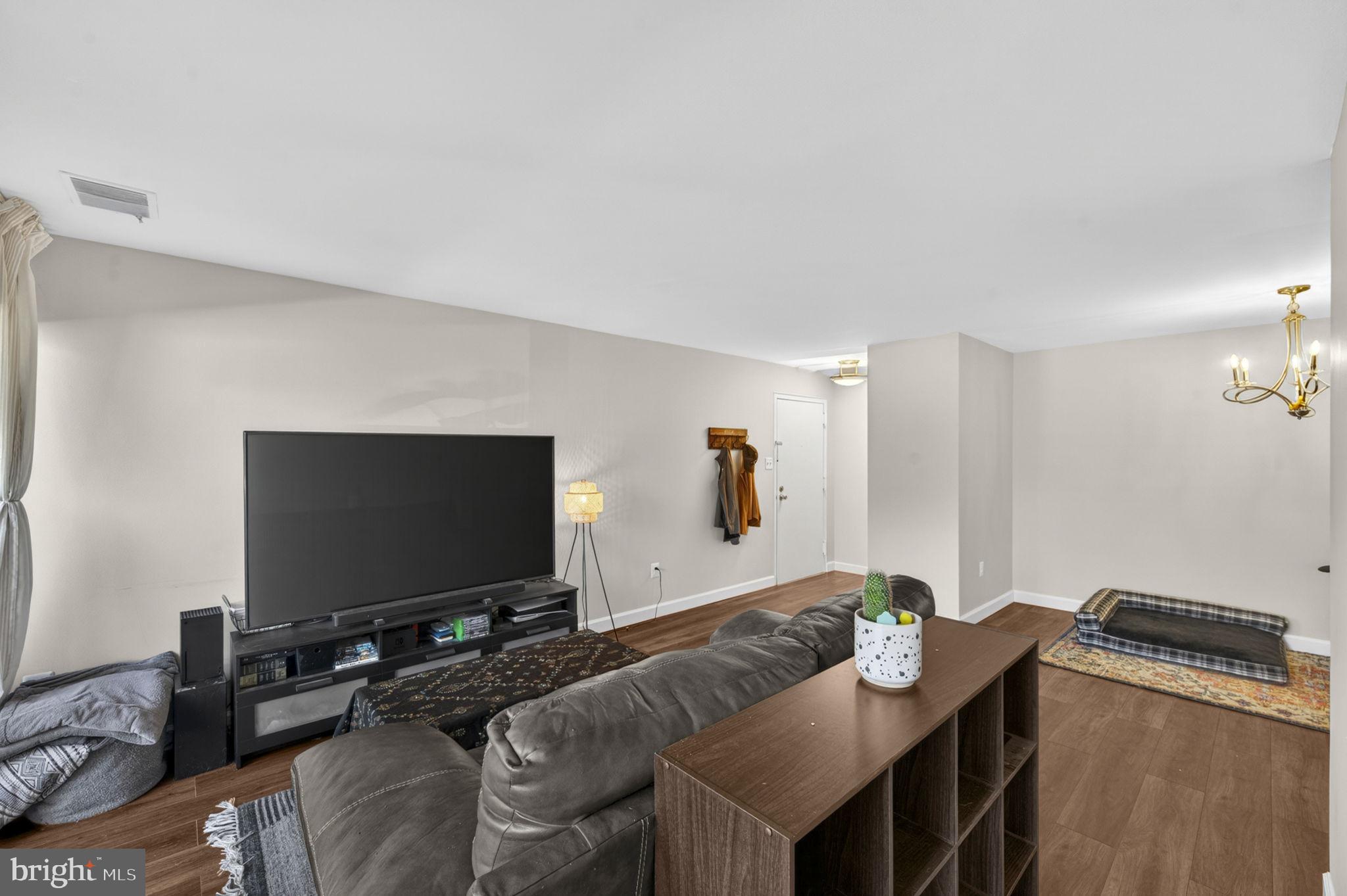 JEFFERSON MEWS - Residential