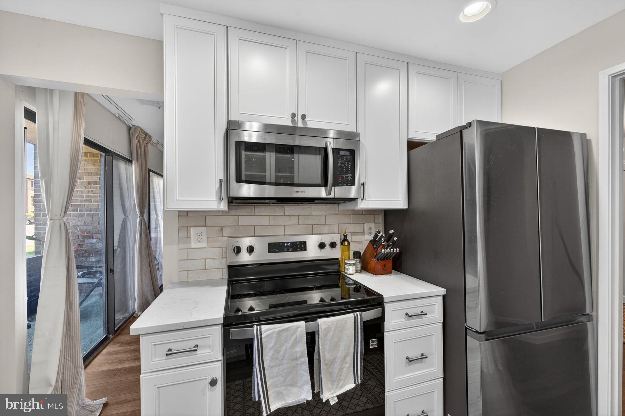 JEFFERSON MEWS - Residential