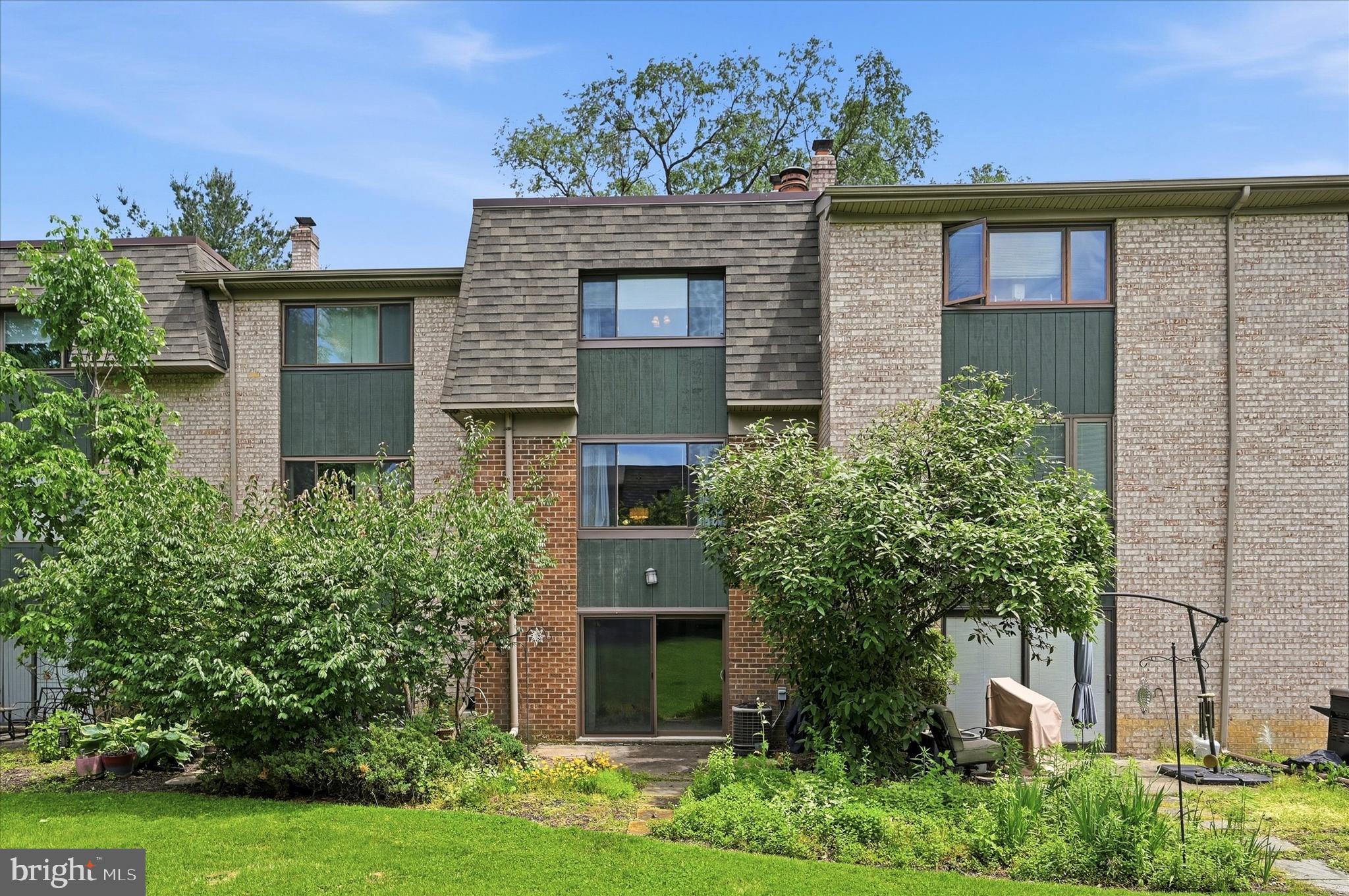 PUTNAM VIL - Residential