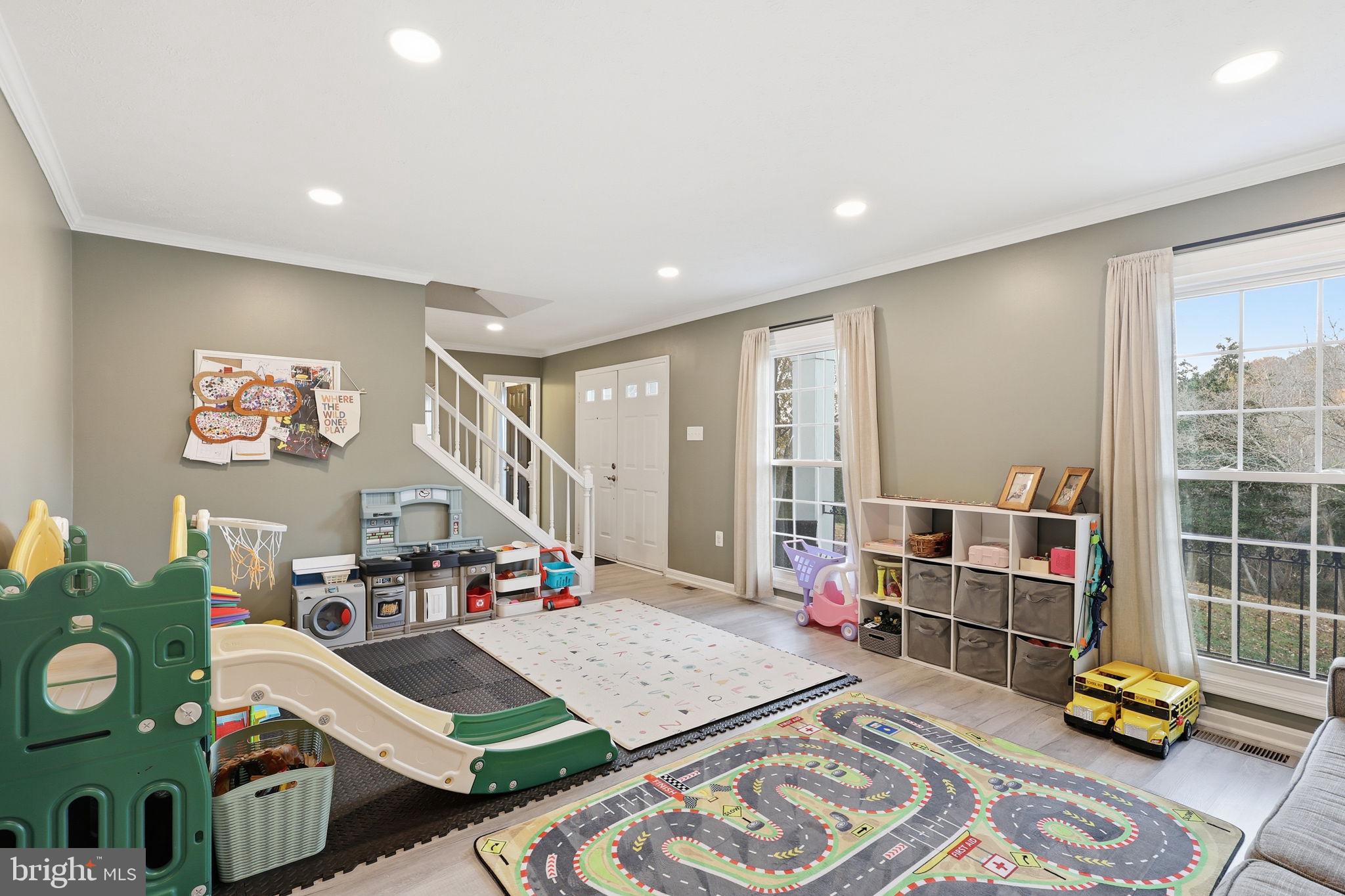 RIVERVIEW ESTATES - Residential