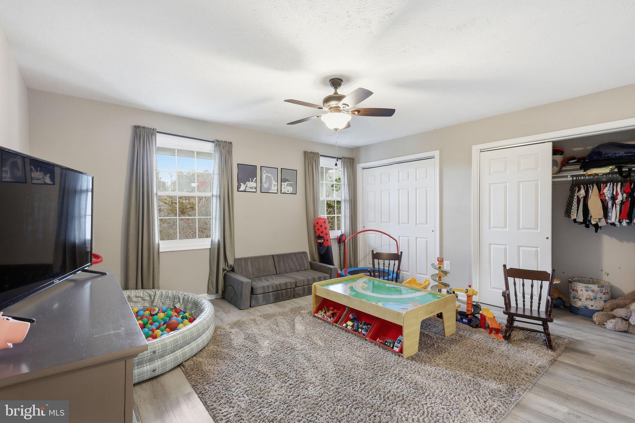 RIVERVIEW ESTATES - Residential