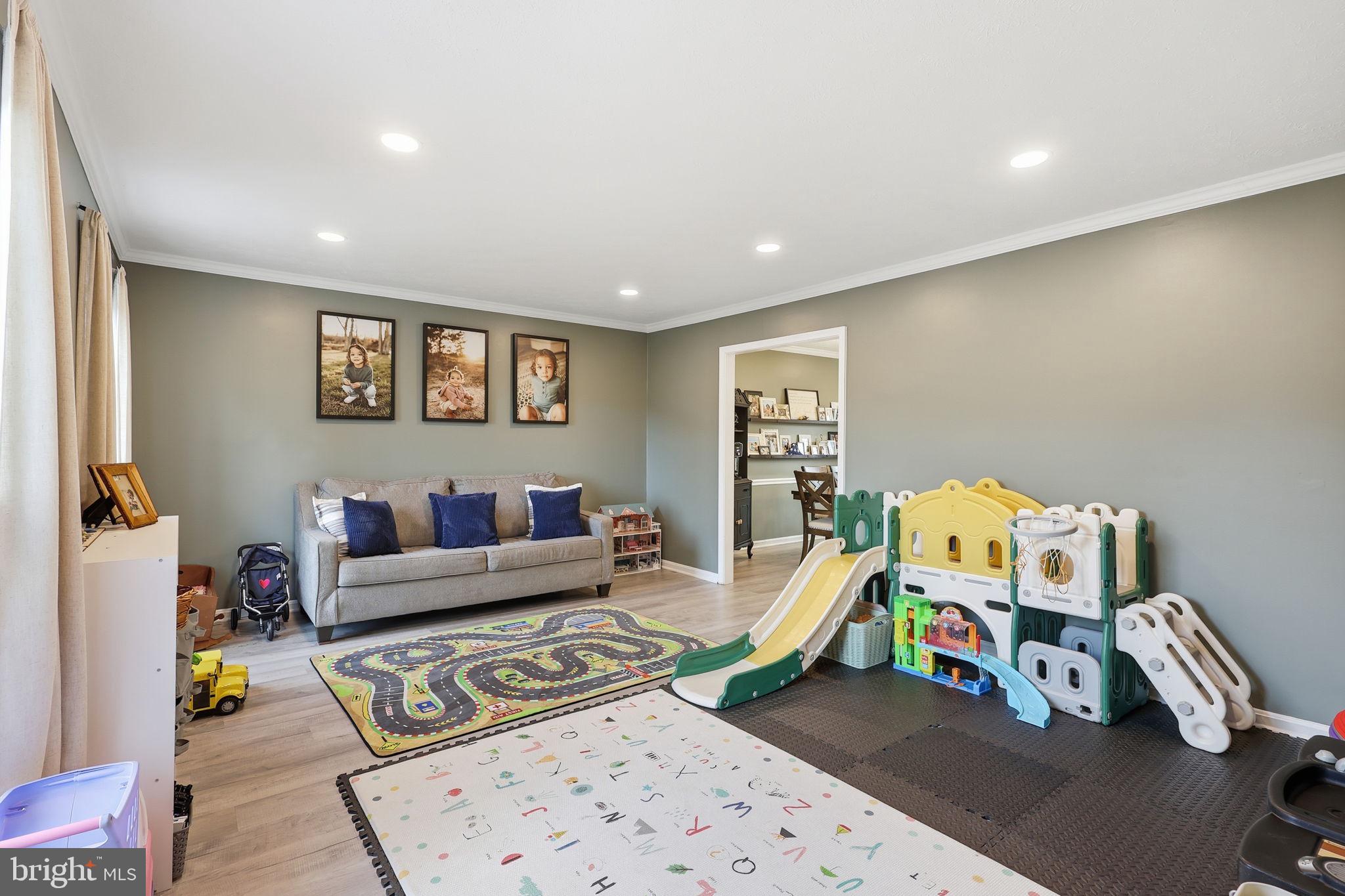 RIVERVIEW ESTATES - Residential